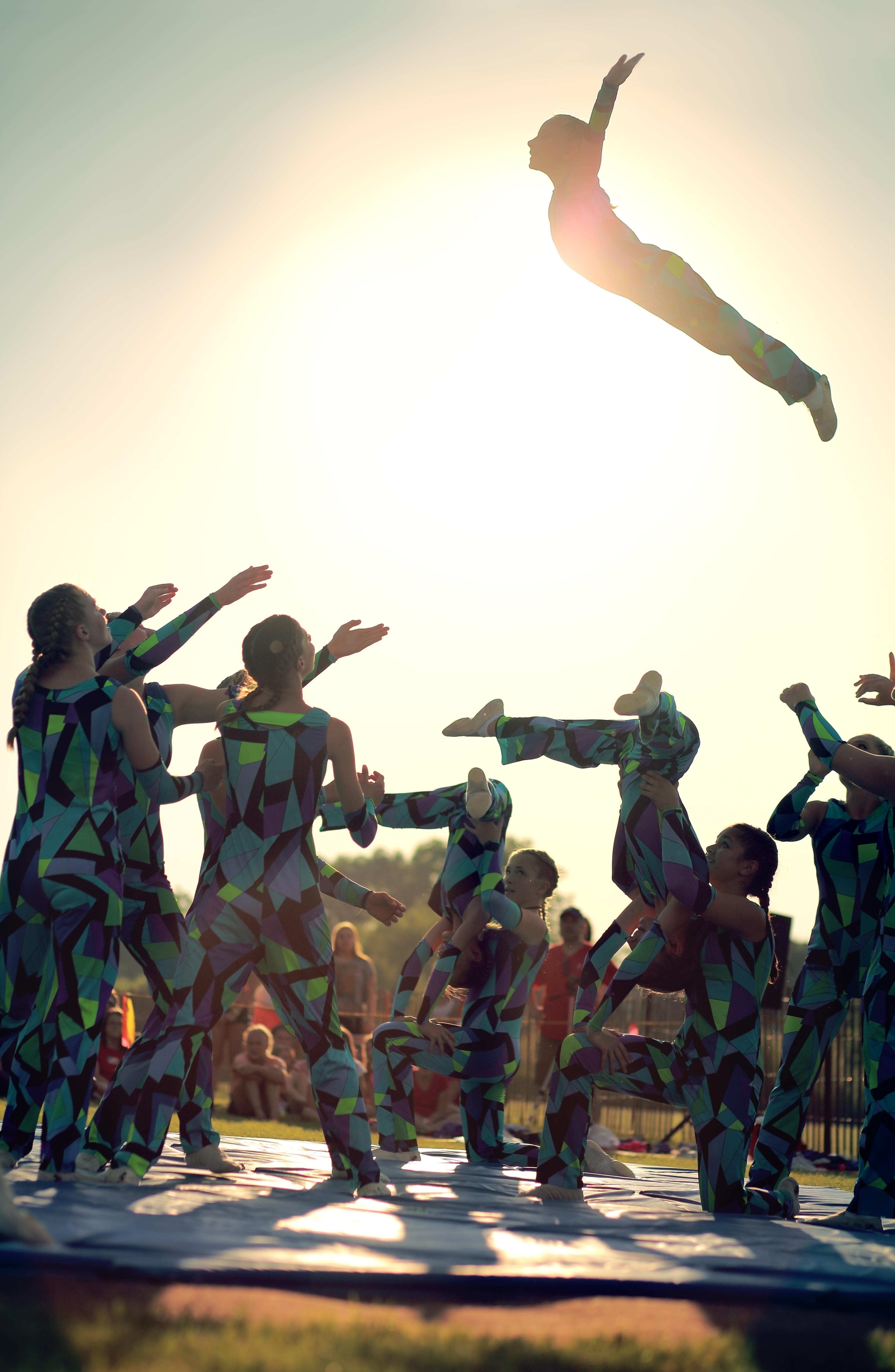 acrobatic, arts culture and entertainment, fun, nature, day, performance, sport, human, gymnast, achieve, acrobat, sky, enjoyment, tumbling, jumping, silhouette, Phone HD Wallpaper