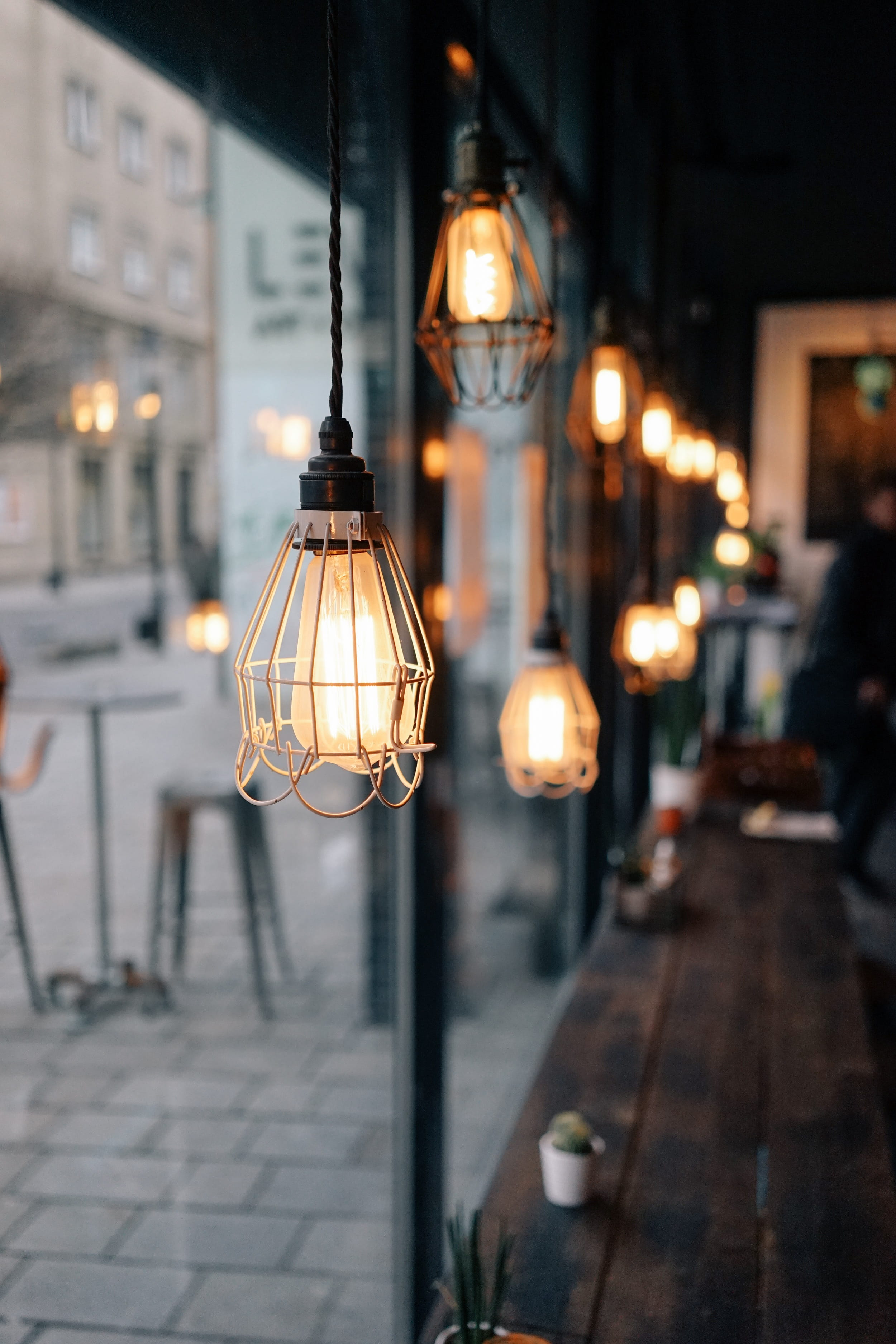 pendant light, building exterior, focus on foreground, restaurant, city, light, electric lamp, blur, lamp, electric light, decoration, 2K, illuminated, Phone HD Wallpaper