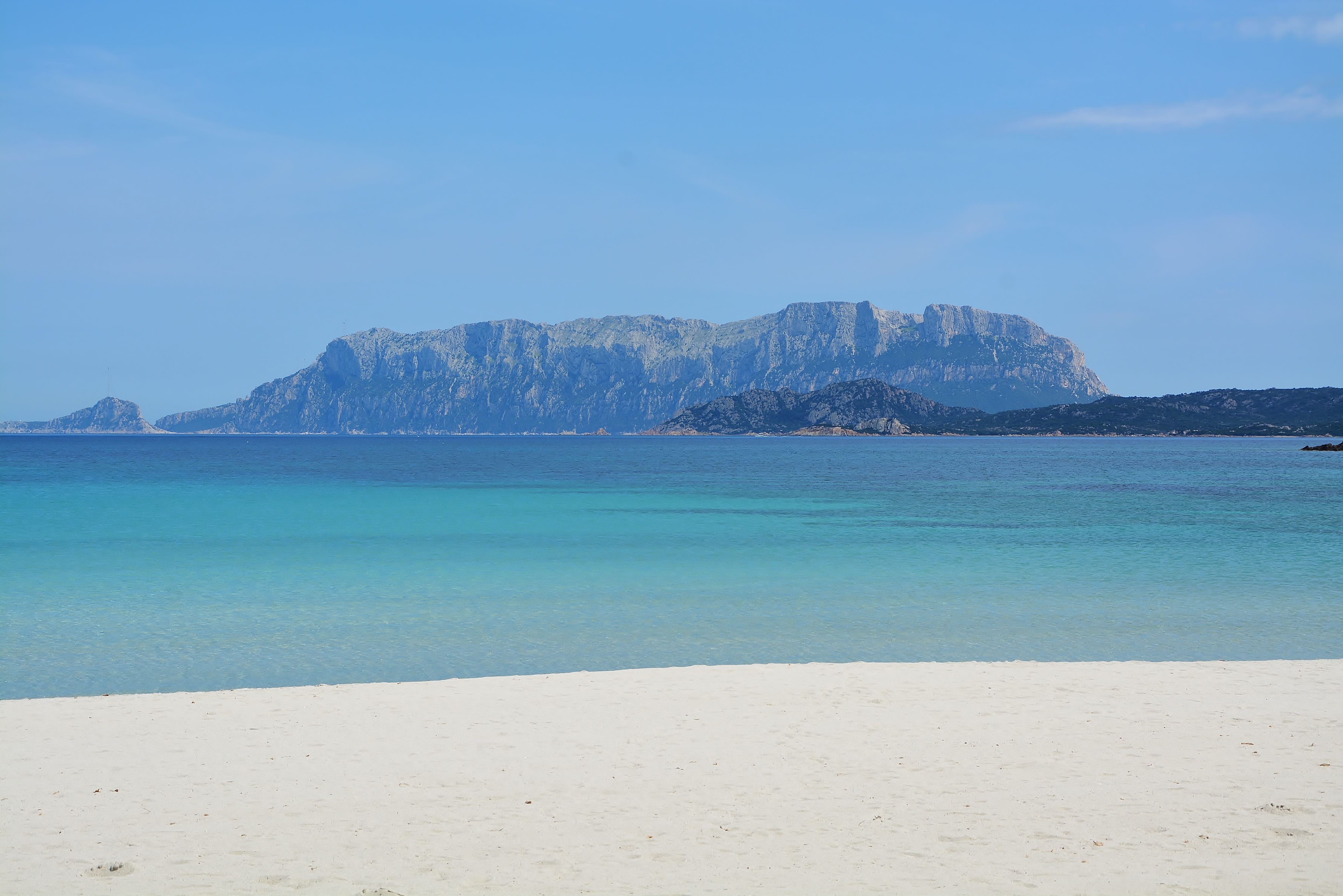 land, sardinia, beach, blue, travel, 4K, travel destinations, bay, tranquil scene, water, turquoise colored, landscape, holiday, tranquility, sand, mountain, HD Wallpaper