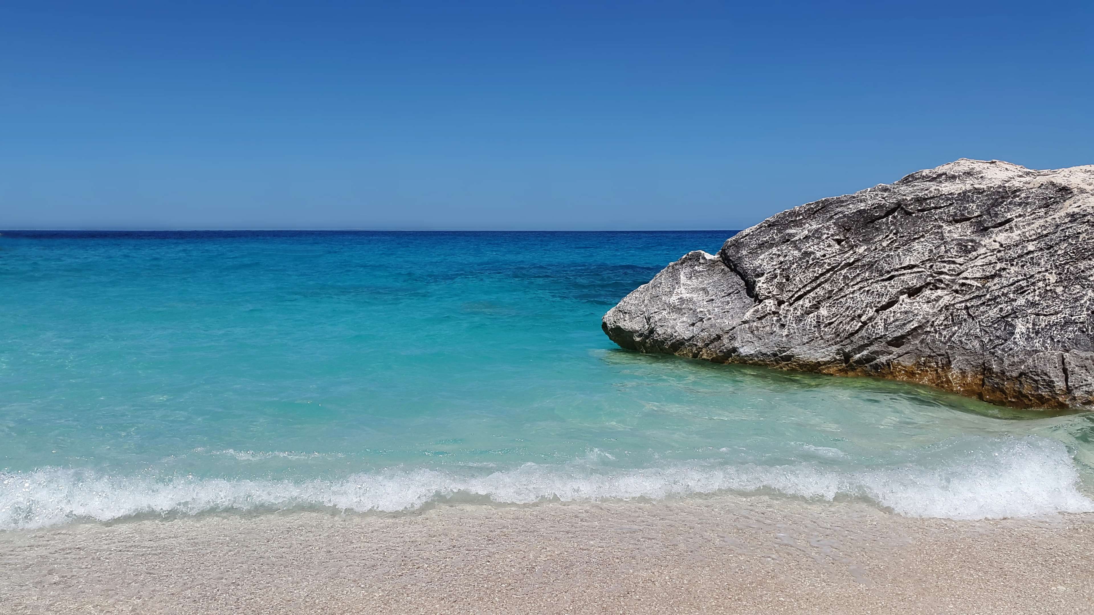 day, beautiful, scenics - nature, no people, beauty in nature, water, horizon over water, horizon, tranquil scene, motion, beach, blue, turquoise colored, HD Wallpaper