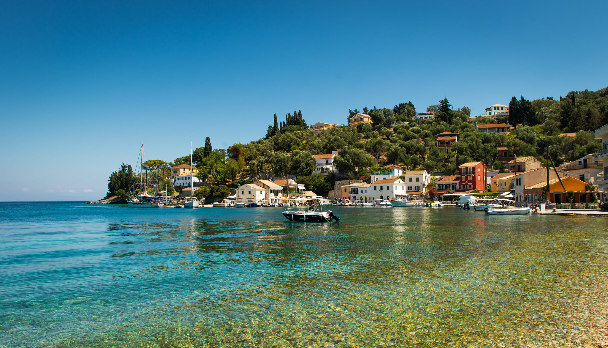 town, 1080P, waterfront, coast, residential district, house, building exterior, building, transportation, clear sky, tree, nature, yacht, architecture, HD Wallpaper