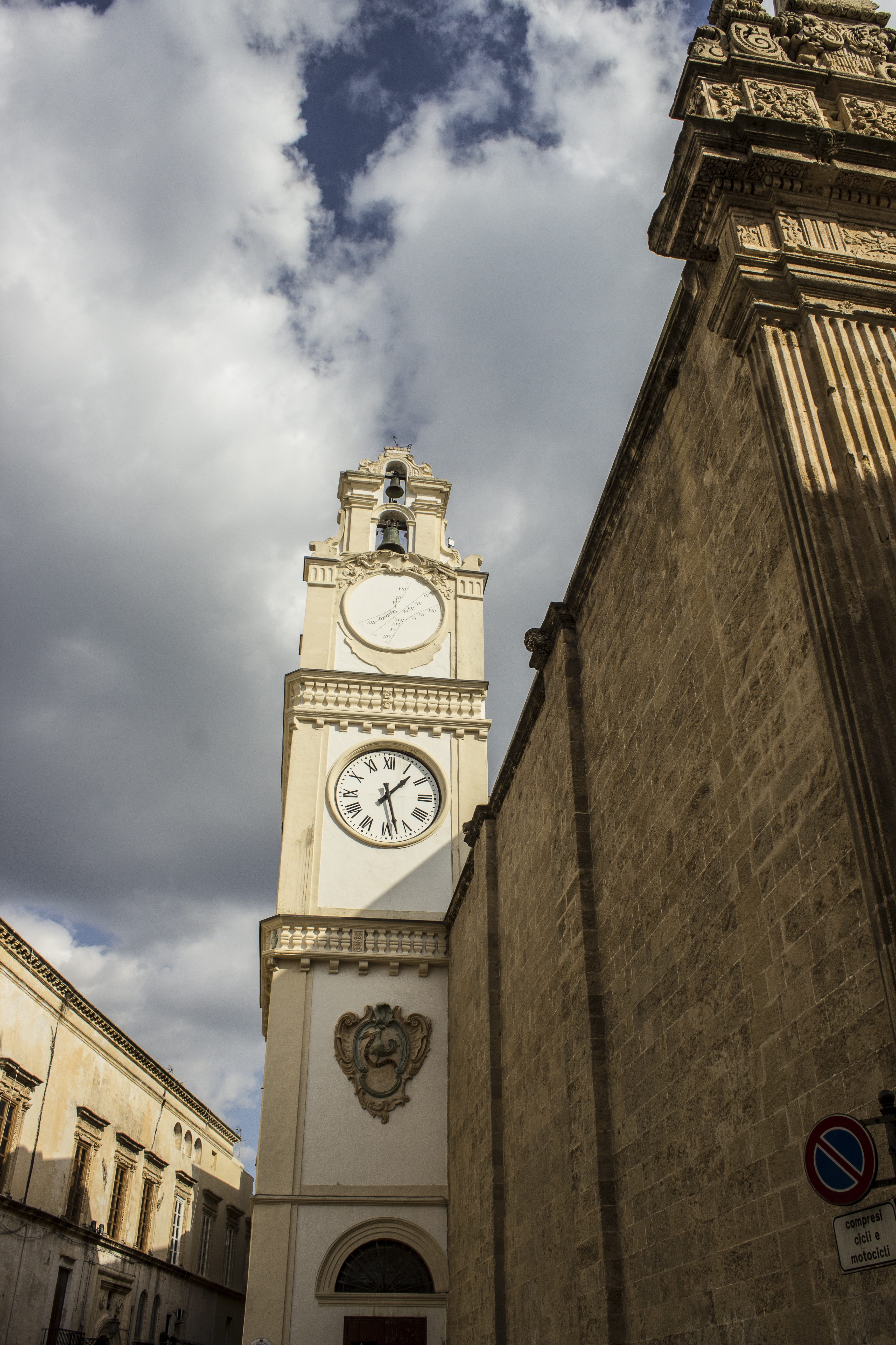 history, tall - high, nature, built structure, lecce, salento, city, gallipoli, the past, 5K, clock, clock face, no people, apulia, building, day, travel destinations, Phone HD Wallpaper