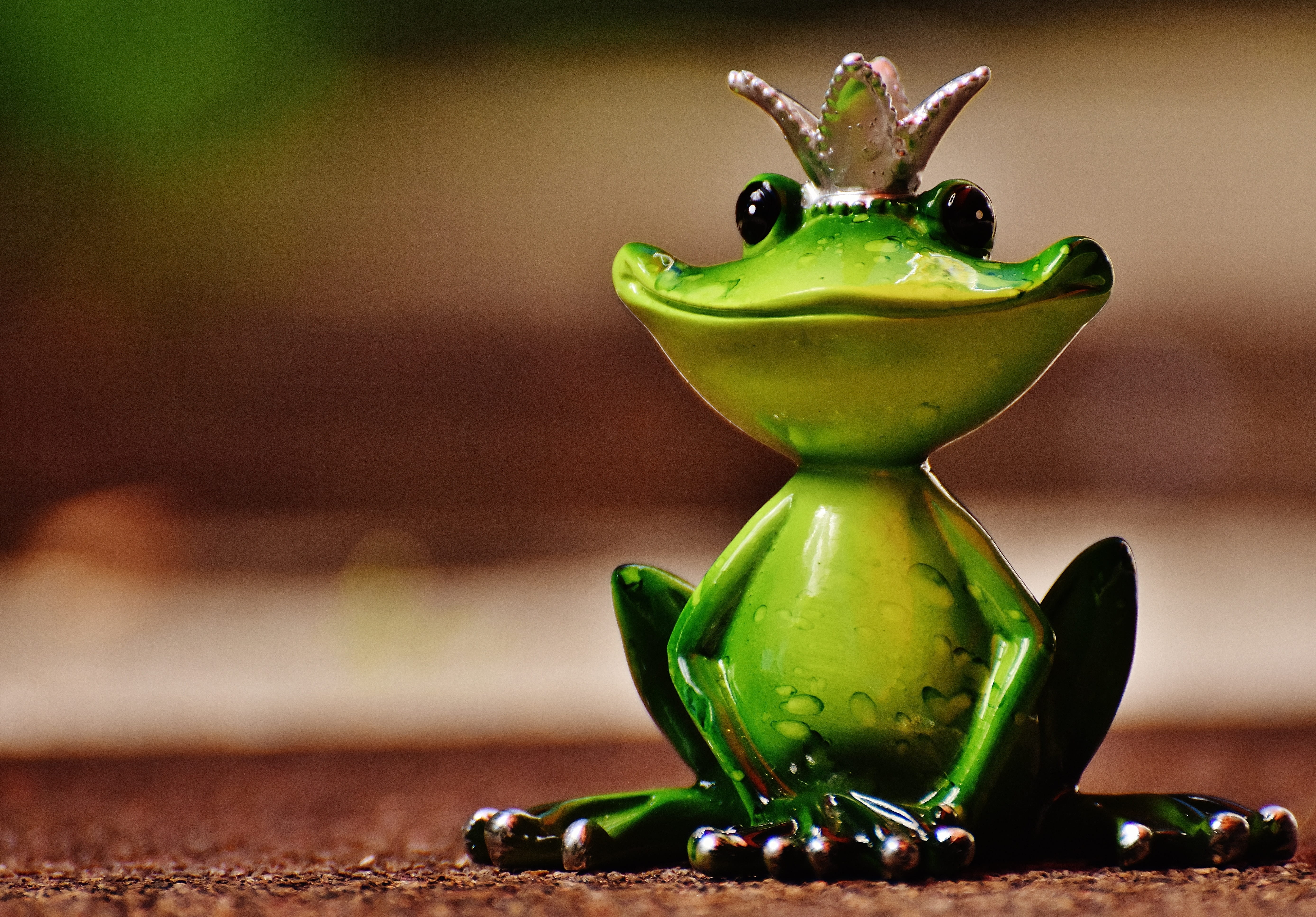 crown, animal, figure, indoors, 5K, green color, creativity, fun, funny, sweet, deco, healthy eating, freshness, vegetable, focus on foreground, toy, representation, HD Wallpaper