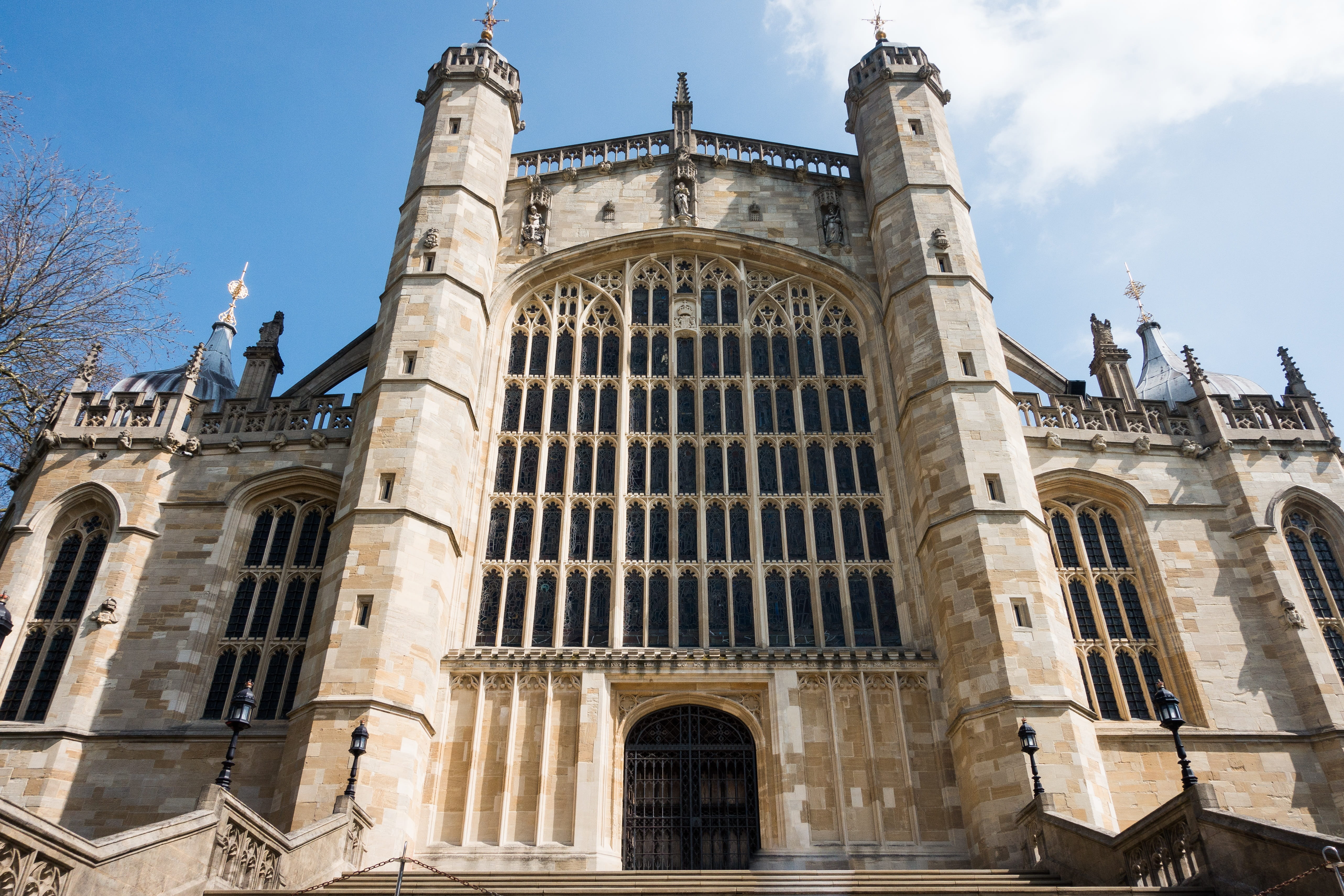 london, ancient civilization, building, cloud - sky, no people, windsor castle, tourism, castle, low angle view, windsor, place of worship, history, the past, HD Wallpaper