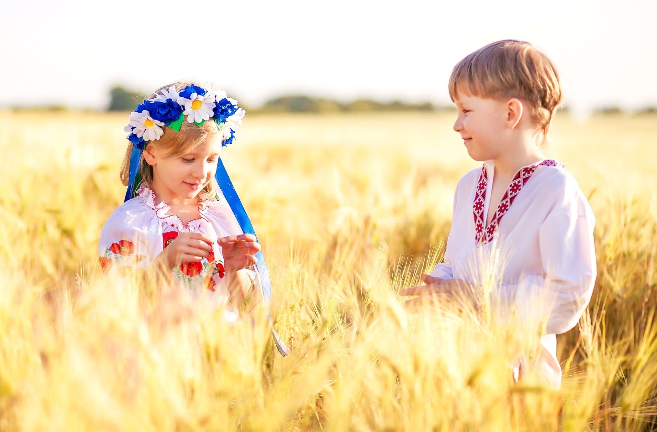 1080P, meadow, females, fun, beautiful, flower, sister, innocence, child, landscape, Ukrainians, girl, sun, children, lifestyles, summer, offspring, field, HD Wallpaper
