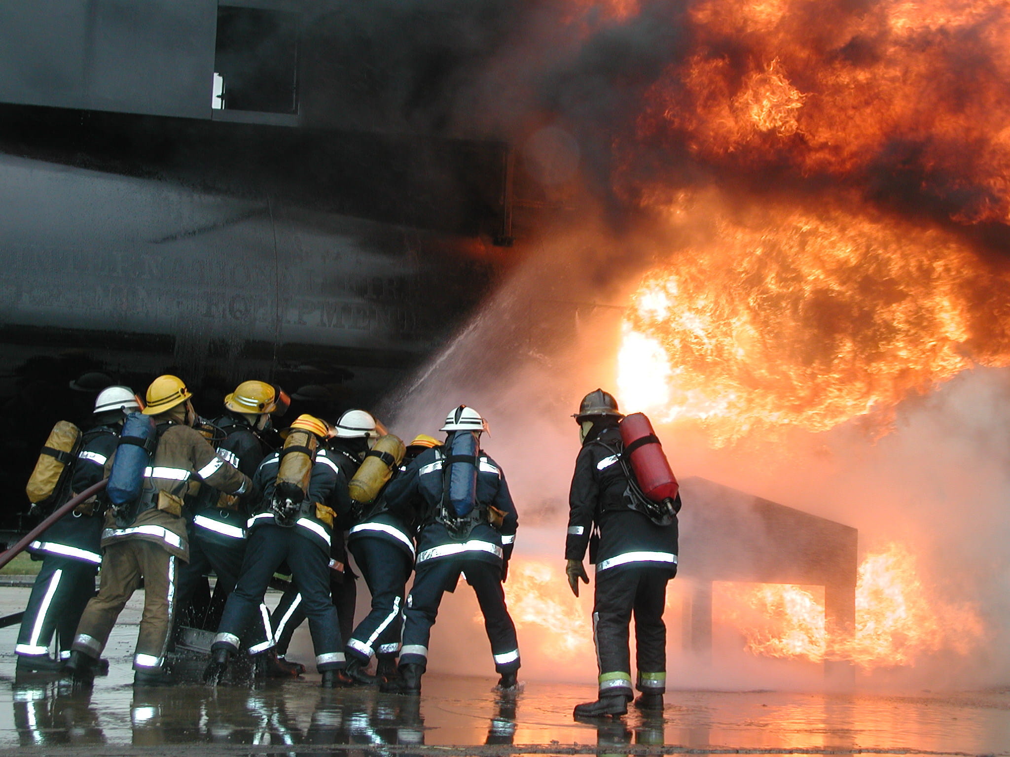 aviation, accidents and disasters, fire service college, water, breathing, protective workwear, firefighting, emergency equipment, moreton-in-marsh, apparatus, HD Wallpaper