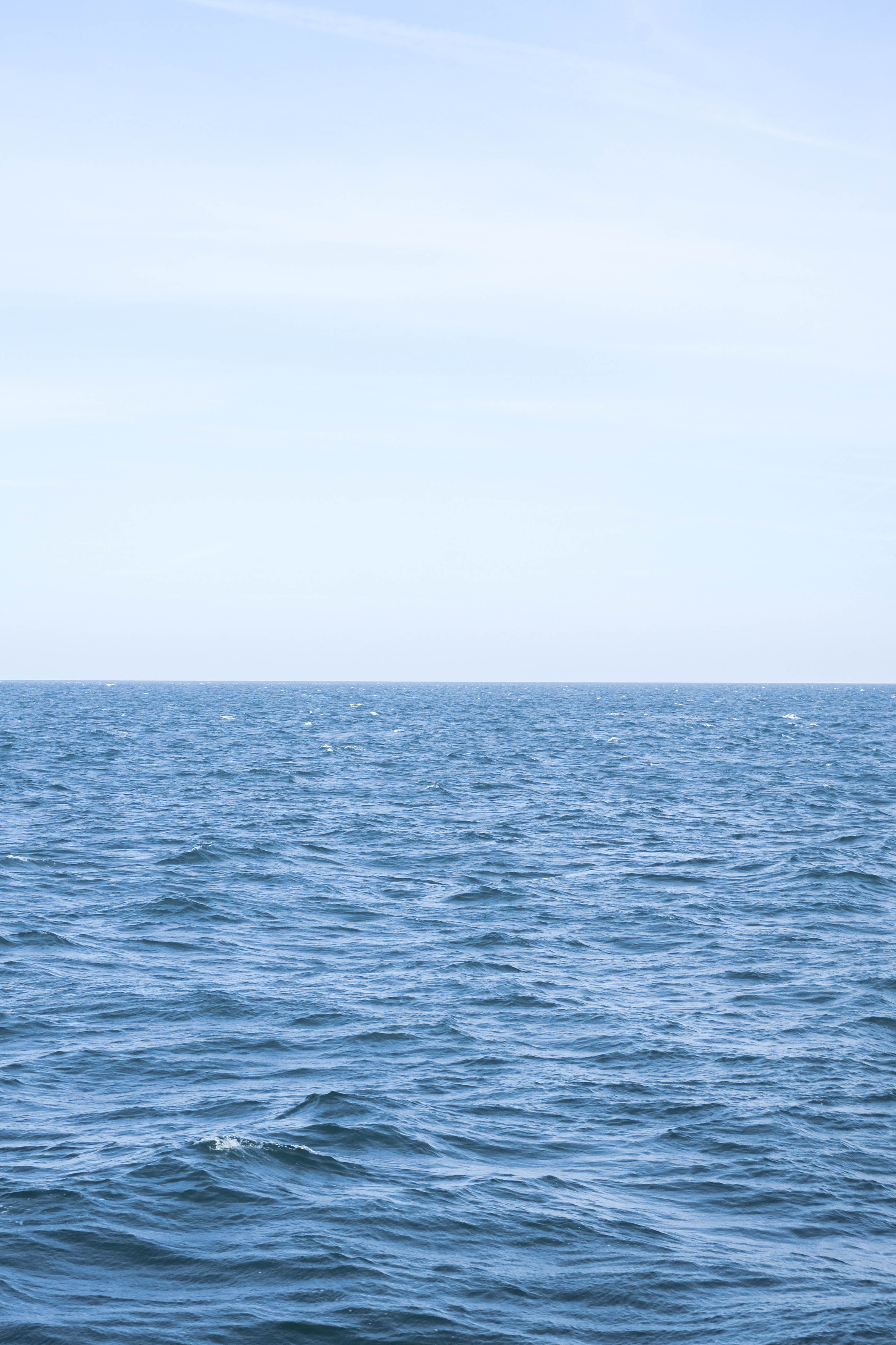 blue, france, britain, minimal, belle île, tranquil scene, tranquility, outdoors, seascape, horizon, purity, rippled, idyllic, no people, sea, calm, day, Phone HD Wallpaper