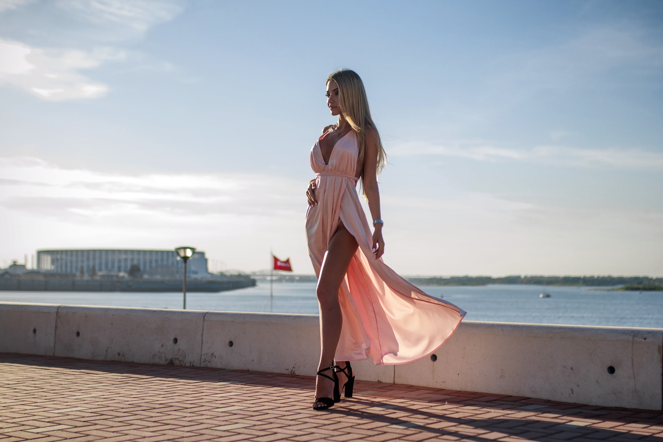 nature, real people, day, women, hairstyle, sky, outdoors, adult, young adult, high heels, beauty, cleavage, full length, beautiful woman, sea, fashion, HD Wallpaper