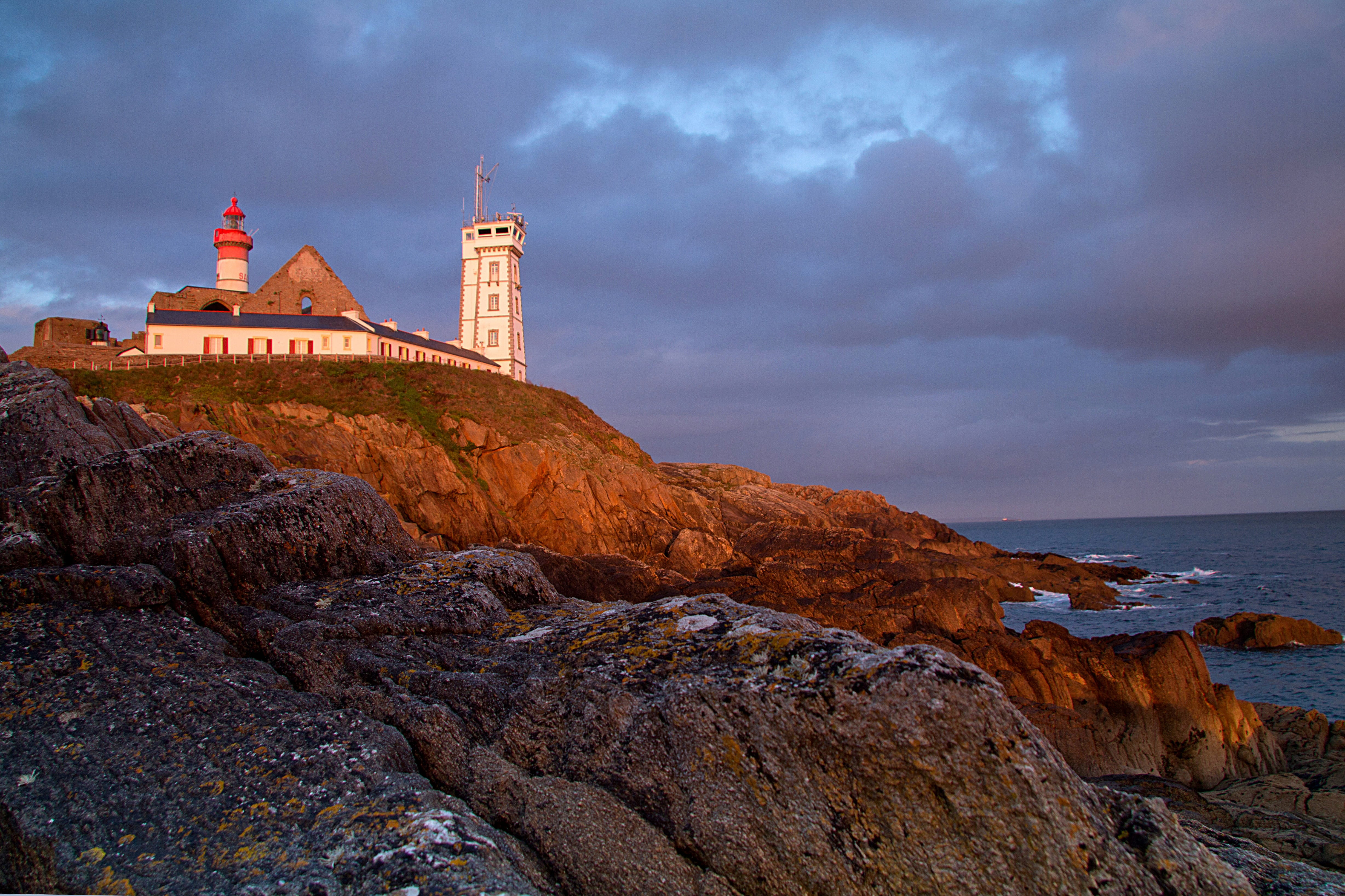 pointe, rock - object, architecture, sea, saint, environment, solid, building exterior, Brittany, no people, beach, sunset, lighthouse, france, coastline, HD Wallpaper