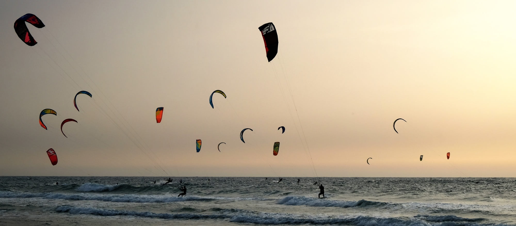 scenics - nature, extreme sports, outdoors, kite, 1080P, kitesurfing, sport, water, sunset, mid-air, body, sky, leisure activity, beach, wave, horizon over water, HD Wallpaper