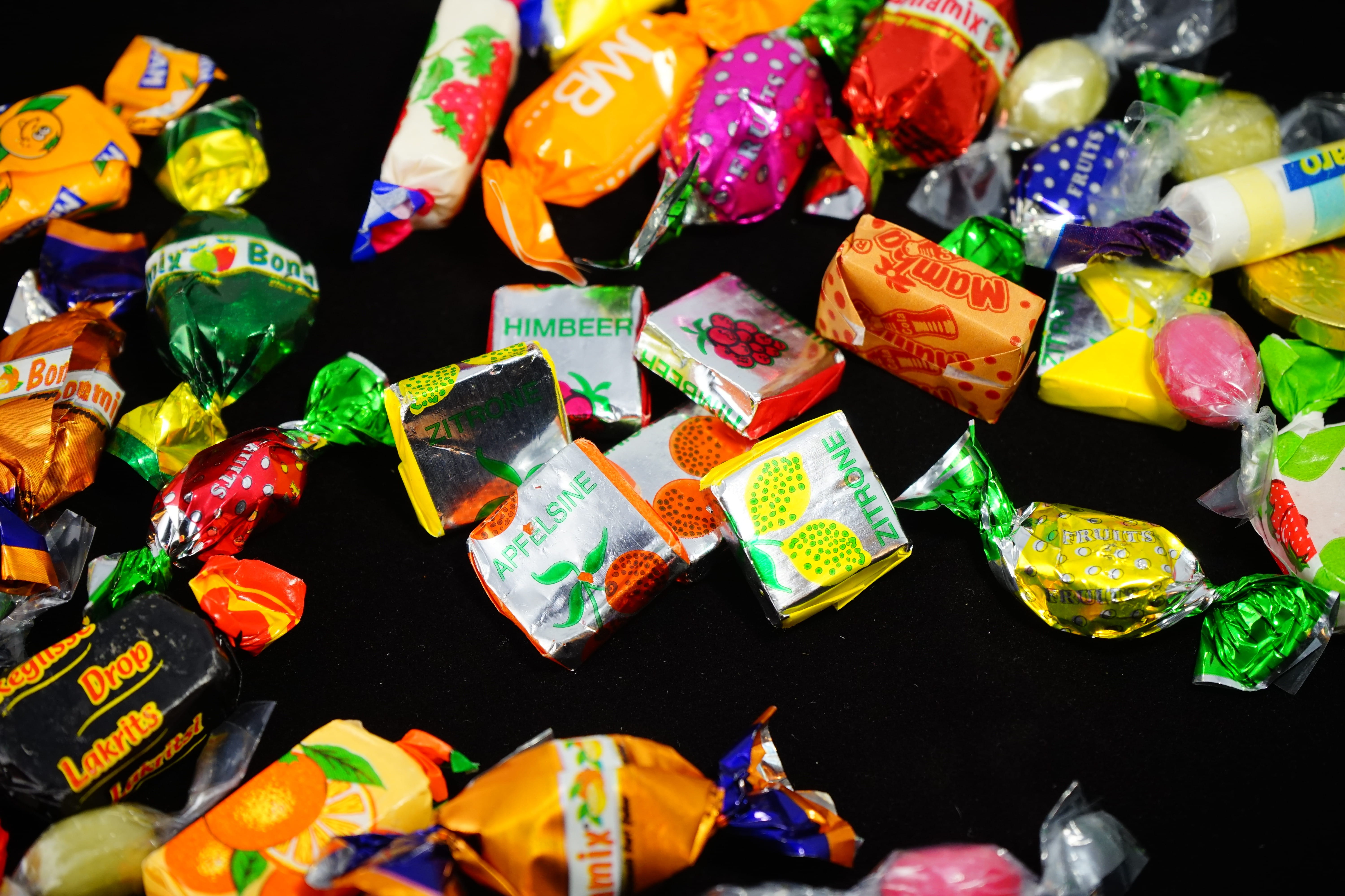 retail, choice, temptation, for sale, food, confectionery, sweet, Sweets, hand made sweets, Treat, Candy, indoors, close-up, abundance, mix, full frame, HD Wallpaper