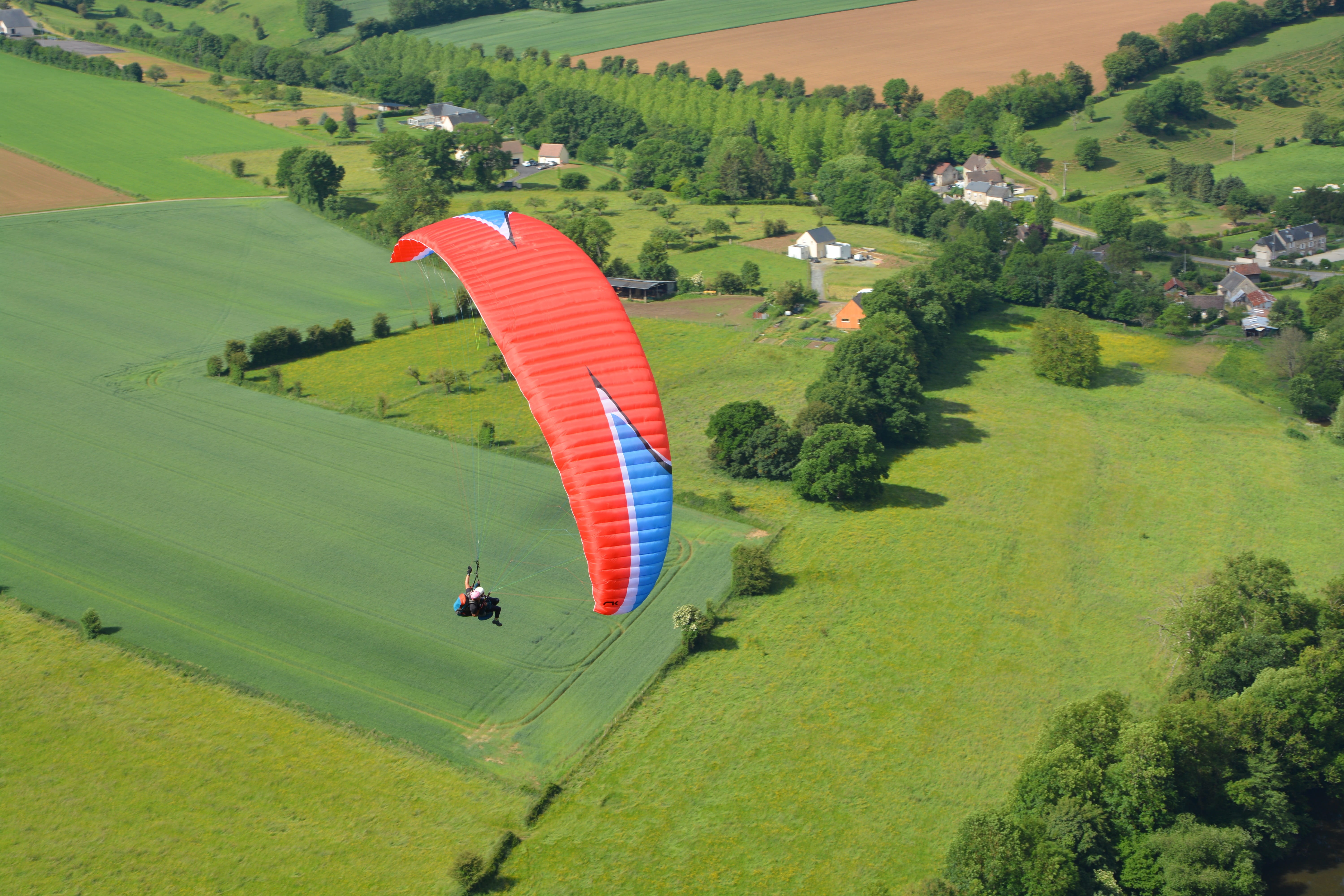 landscape, tree, beauty in nature, paragliding bis place, extreme sports, non-urban scene, transportation, growth, paragliders, paragliding, plant, natural landscape, HD Wallpaper