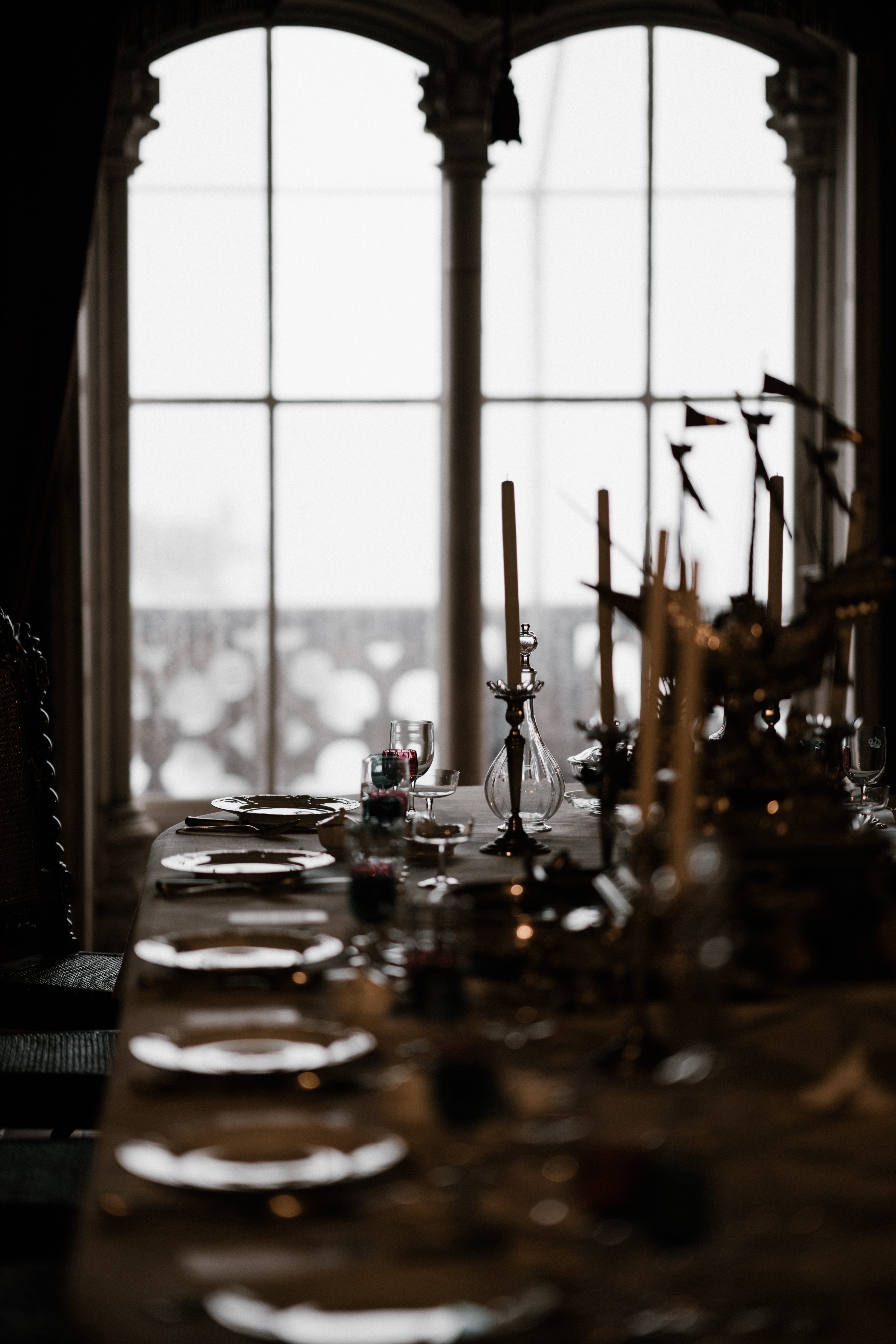 dining room, equipment, arrangement, cutlery, tableware, interior, business, window, hall, machinery, room, selective focus, restaurant, industry, transparent, Phone HD Wallpaper