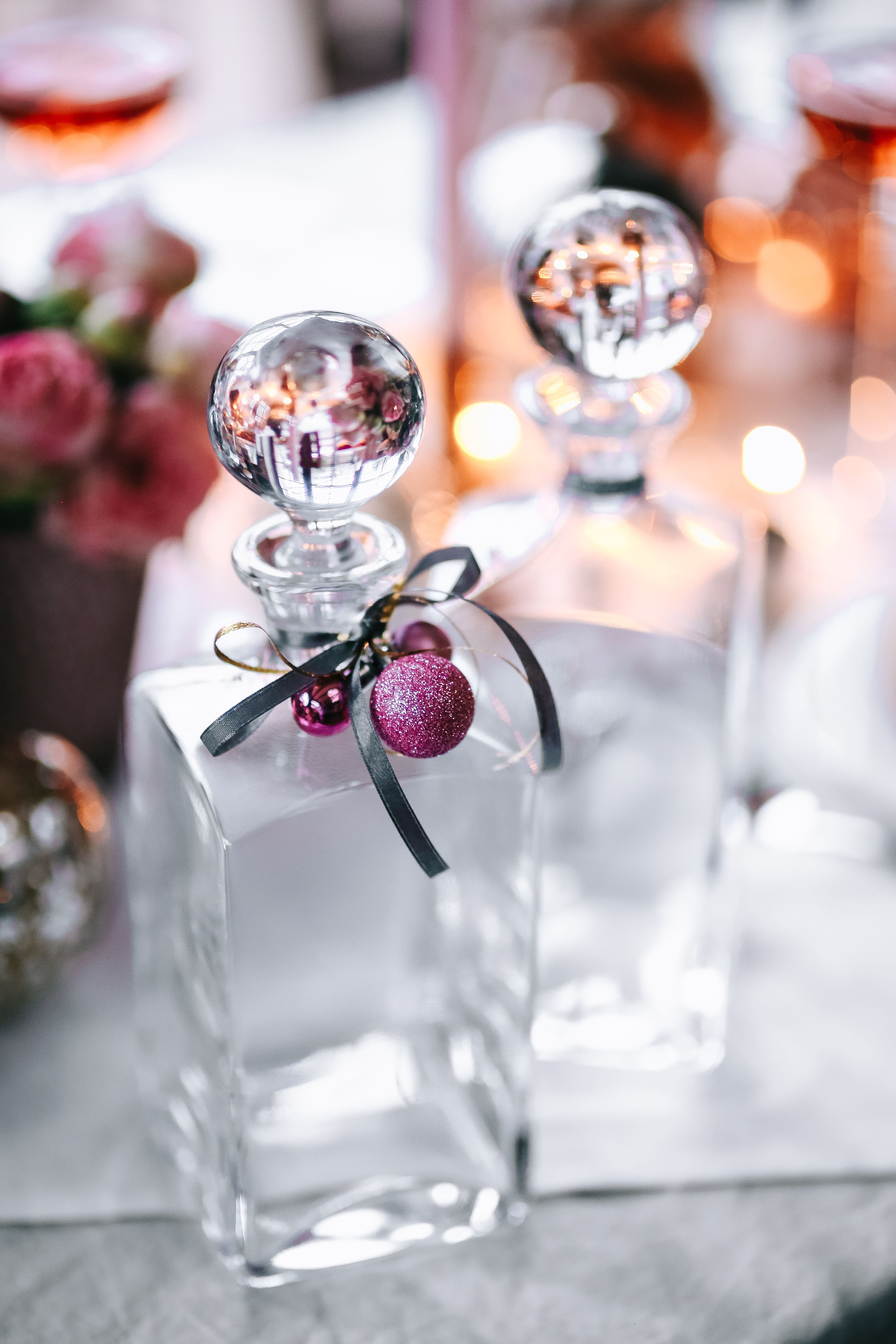 xmas, no People, napkin, restaurant, Christmas, glass - Material, reflection, party - Social Event, silverware, transparent, elegance, dining, luxury, celebration, Phone HD Wallpaper