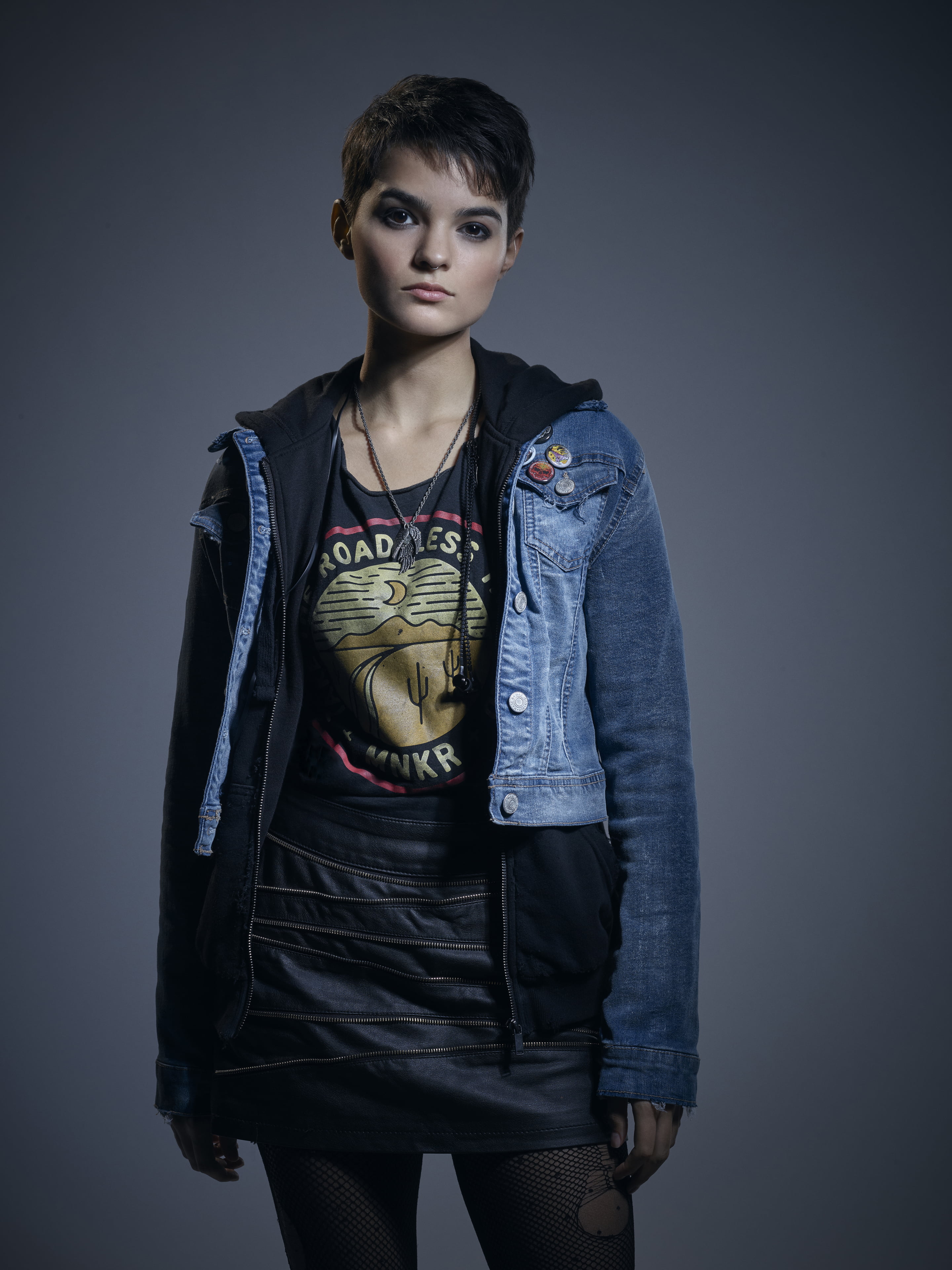 dark hair, short hair, simple background, standing, miniskirt, brunette, Brianna Hildebrand, 4K, actress, women, Phone HD Wallpaper