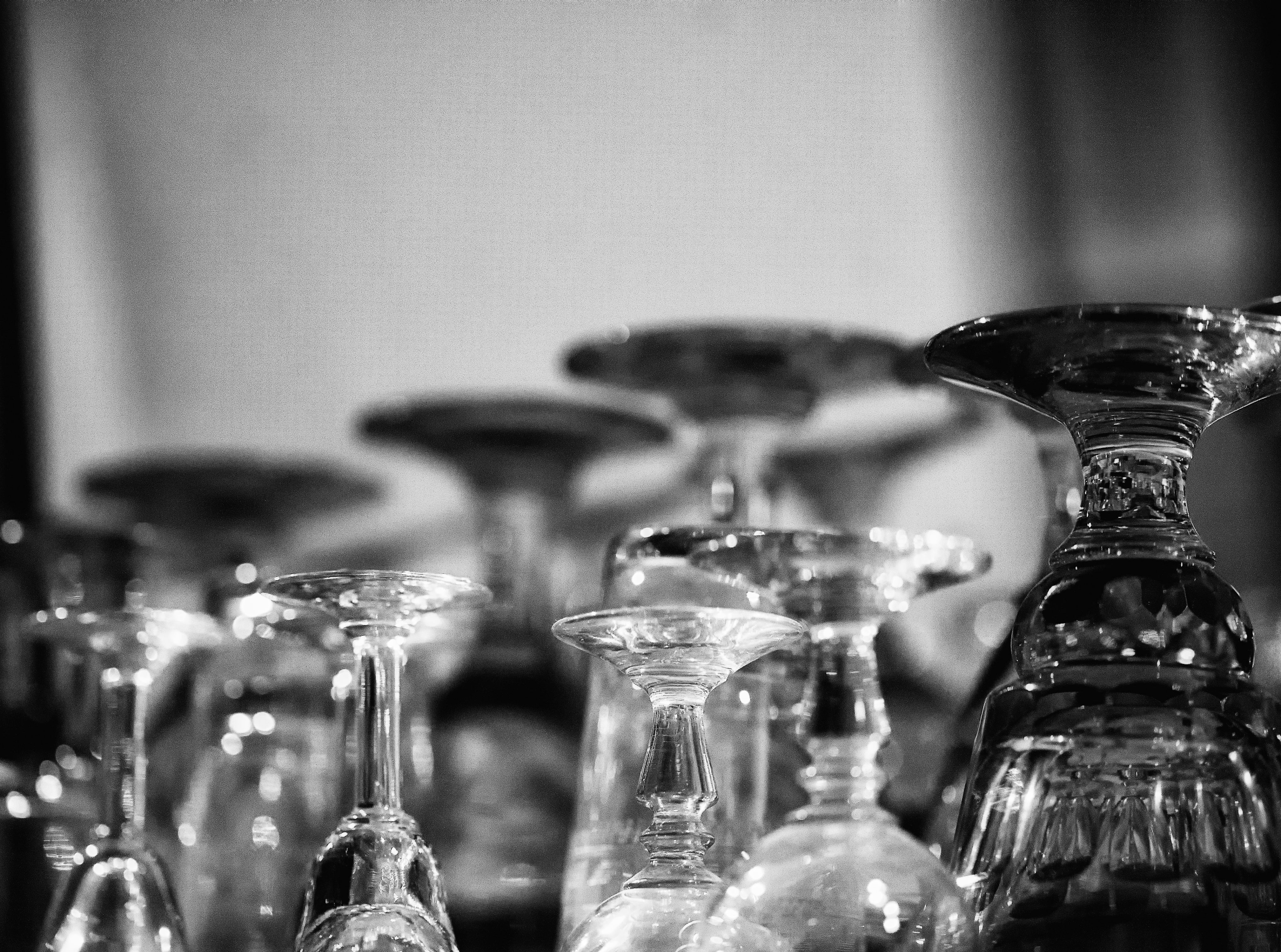 no people, container, bokeh, glass - material, pareil, refreshment, Dark, Mirror, selective focus, song, heidelberg, indoors, Black and White, 4K, Light, HD Wallpaper