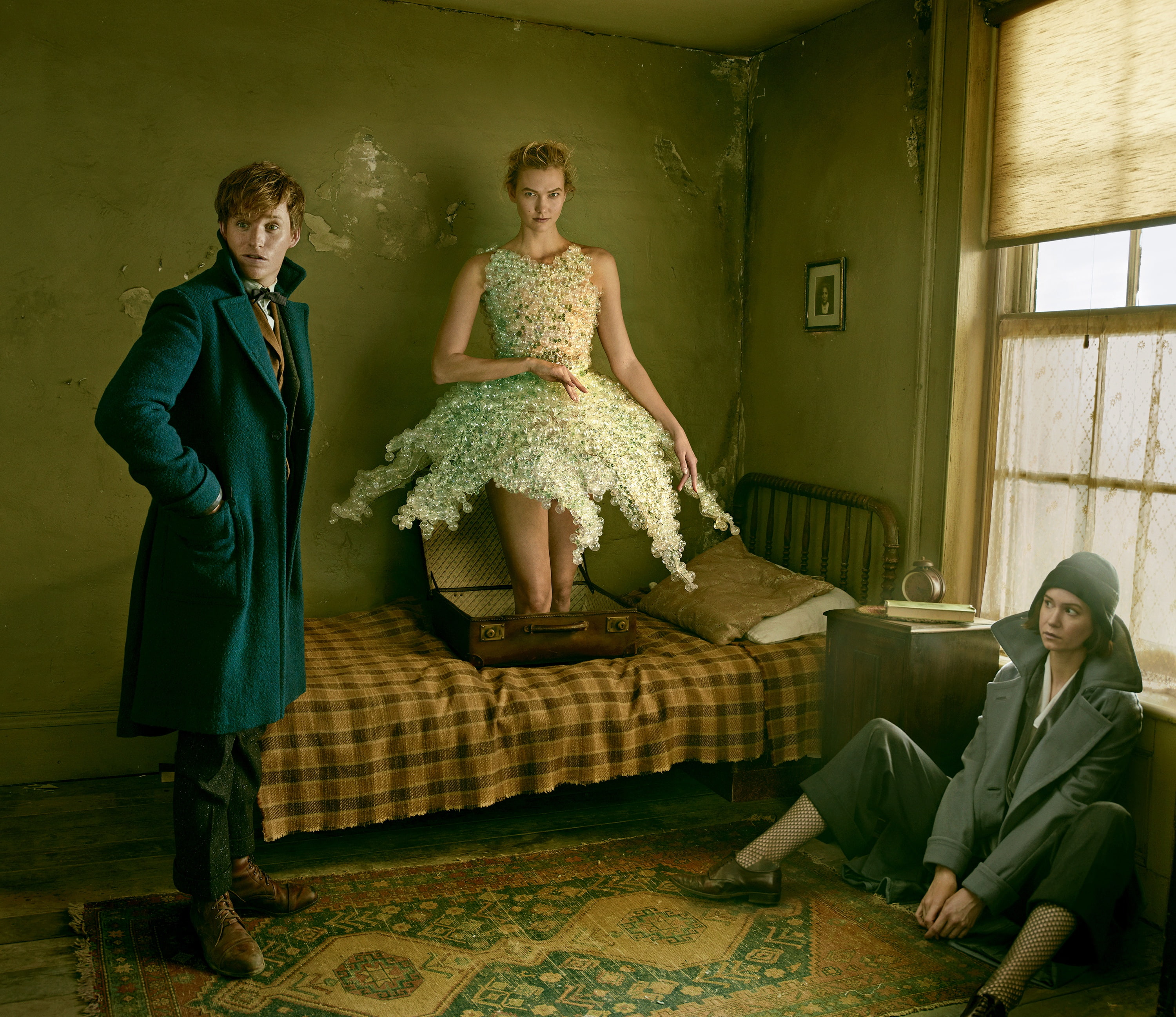 shoes, coat, suitcase, 2K, male, girls, magic, bed, Vogue, Annie Leibovitz, room, Eddie Redmayne, HD Wallpaper