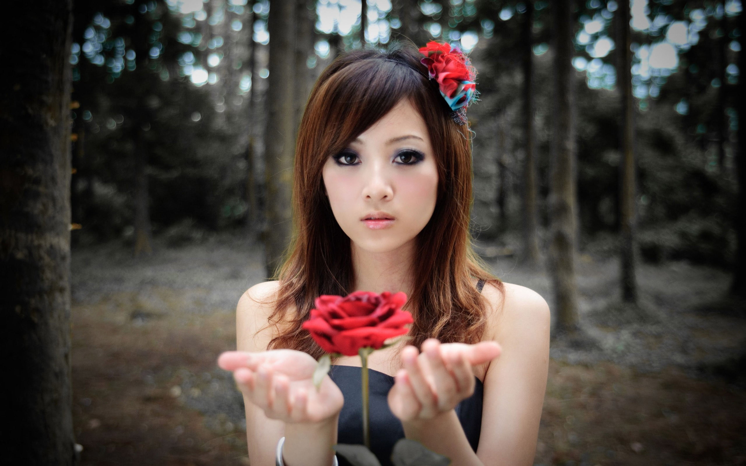 outdoors, woodland, focus on foreground, one person, women, flowers, holding, teenager, plant, model, brunette, 2K, Mikako Zhang Kaijie, portrait, hair, HD Wallpaper