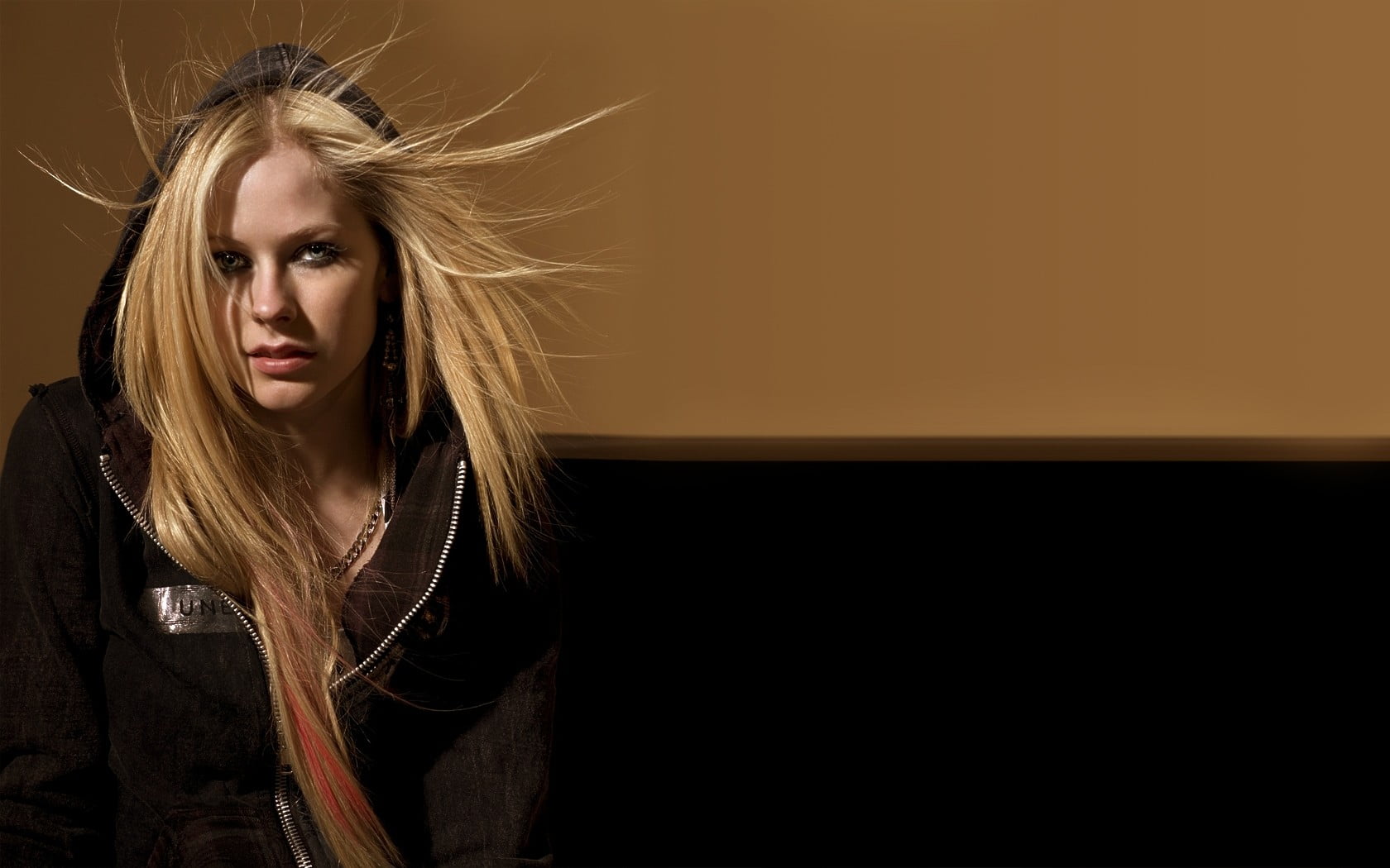young adult, front view, adult, one person, copy space, hairstyle, blonde, 720P, hair, beauty, portrait, singer, beautiful woman, blond hair, leisure activity, HD Wallpaper