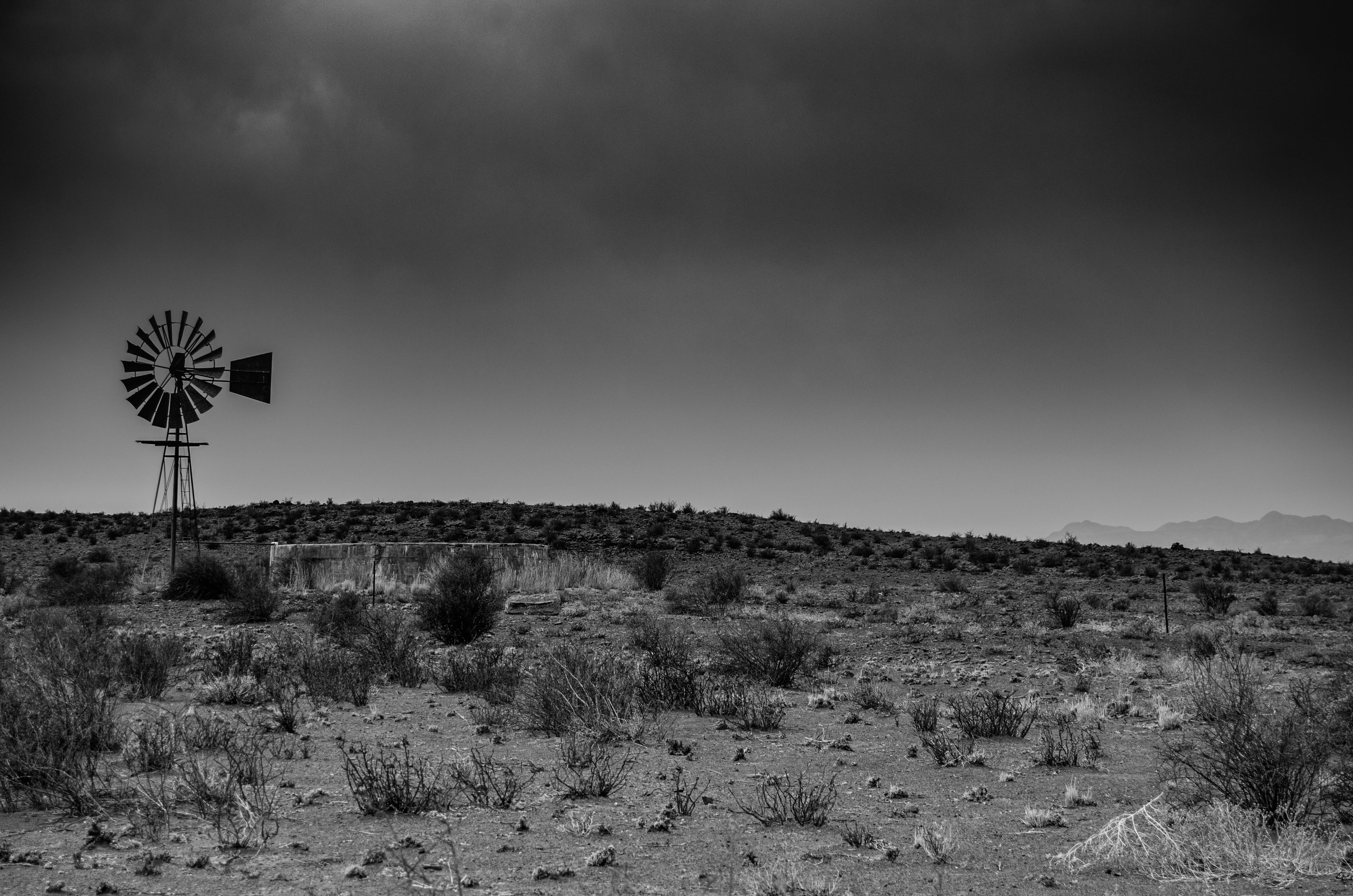 pump, monochrome, arid climate, wind turbine, field, land, beauty in nature, old, rusty, scenics - nature, tranquility, desert, fuel and power generation, HD Wallpaper