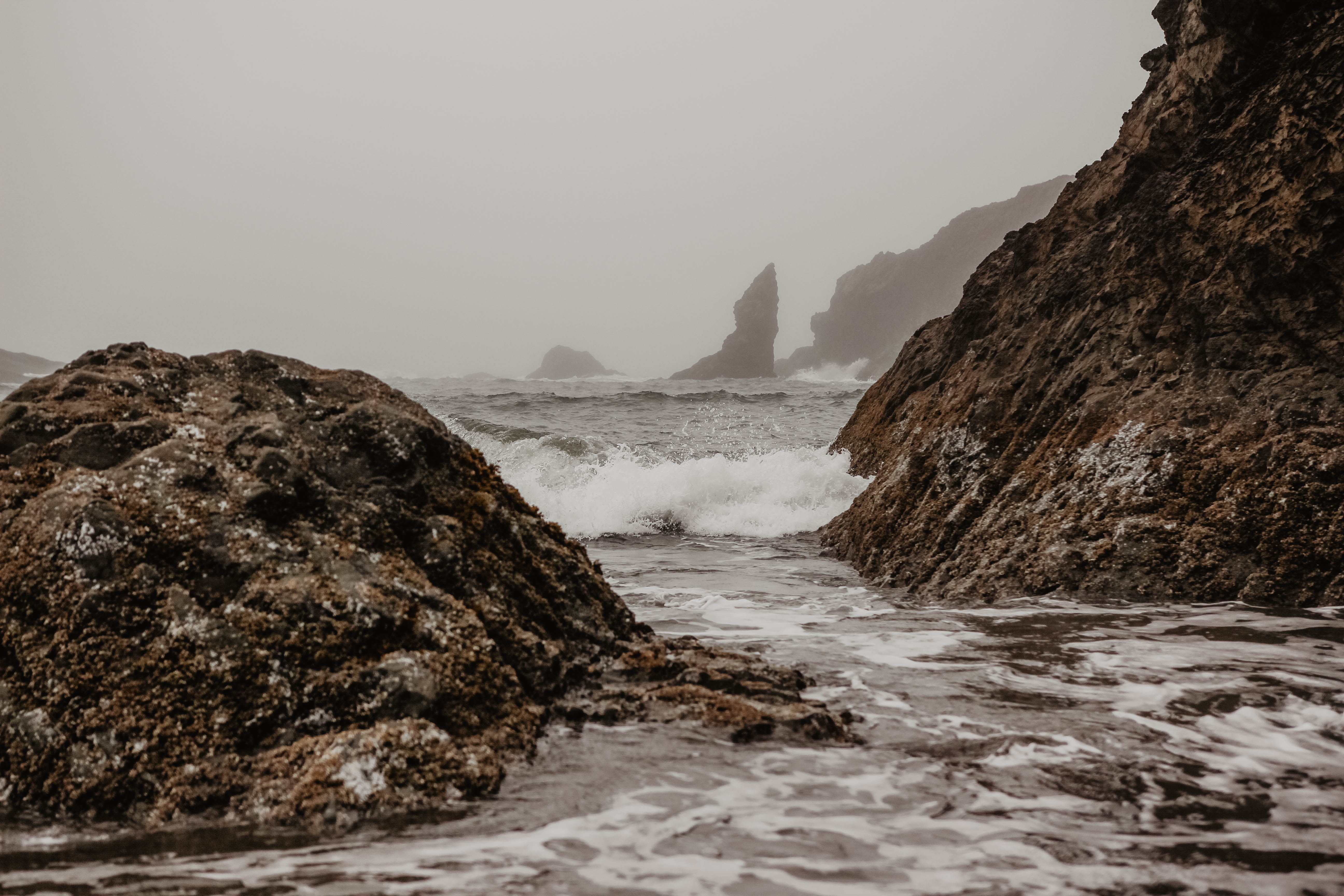 gloomy, solid, power in nature, outdoors, sea, second beach trail parking, eroded, tranquil scene, land, tranquility, la push, day, washington, rock - object, HD Wallpaper