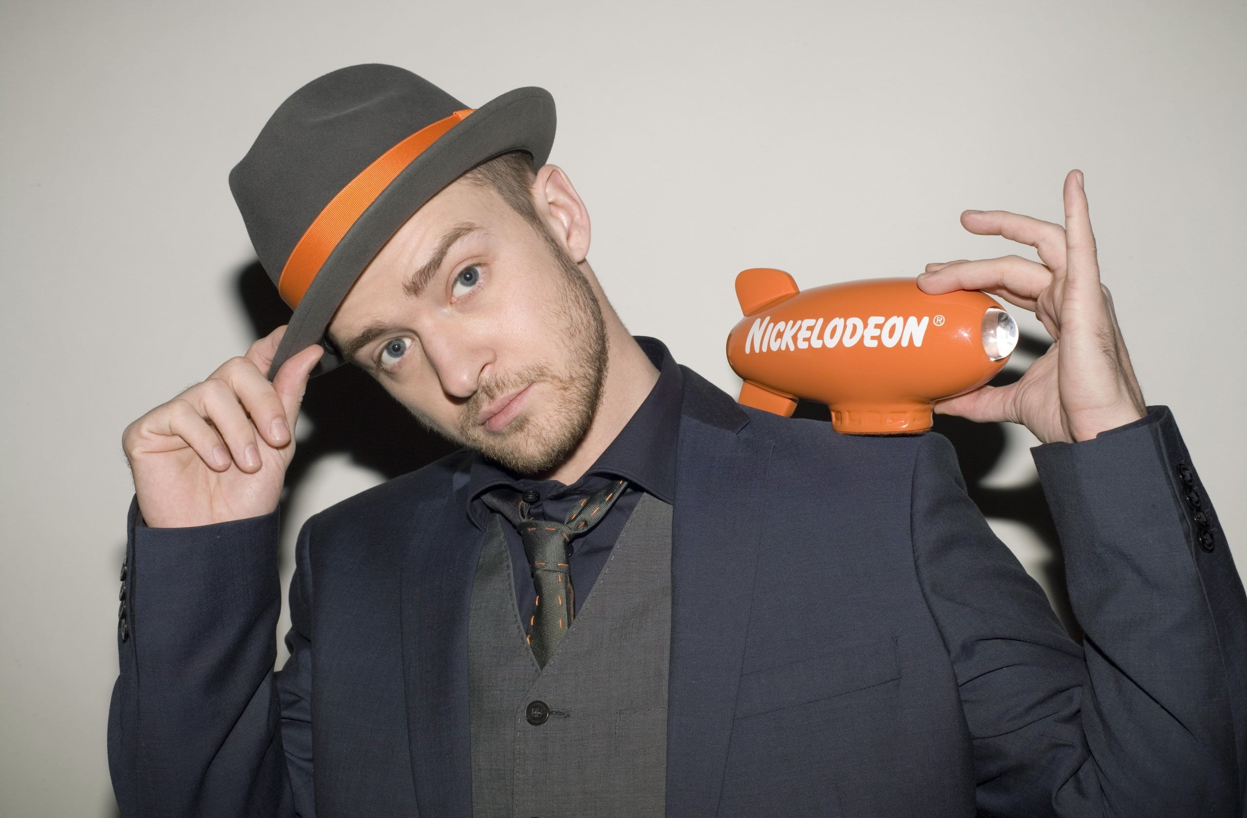Hat, Singer, Blue Eyes, 2K, Suit, American, Singers, Nickelodeon, Justin Timberlake, HD Wallpaper