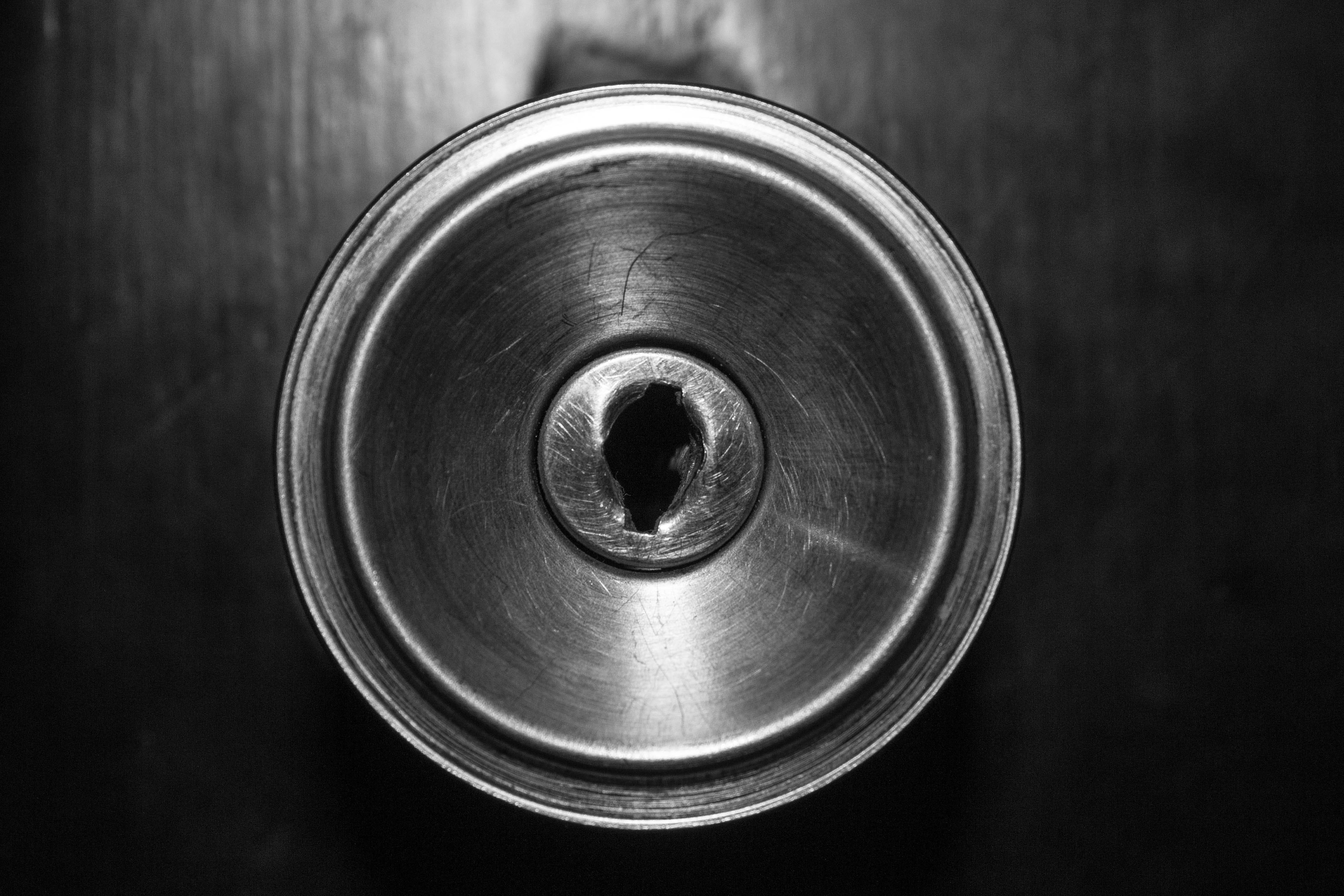 door, drink, 4K, closed, still life, iron, open, container, metal, veneer, circle, directly above, silver - metal, shape, aluminum, mandatory, geometric shape, HD Wallpaper