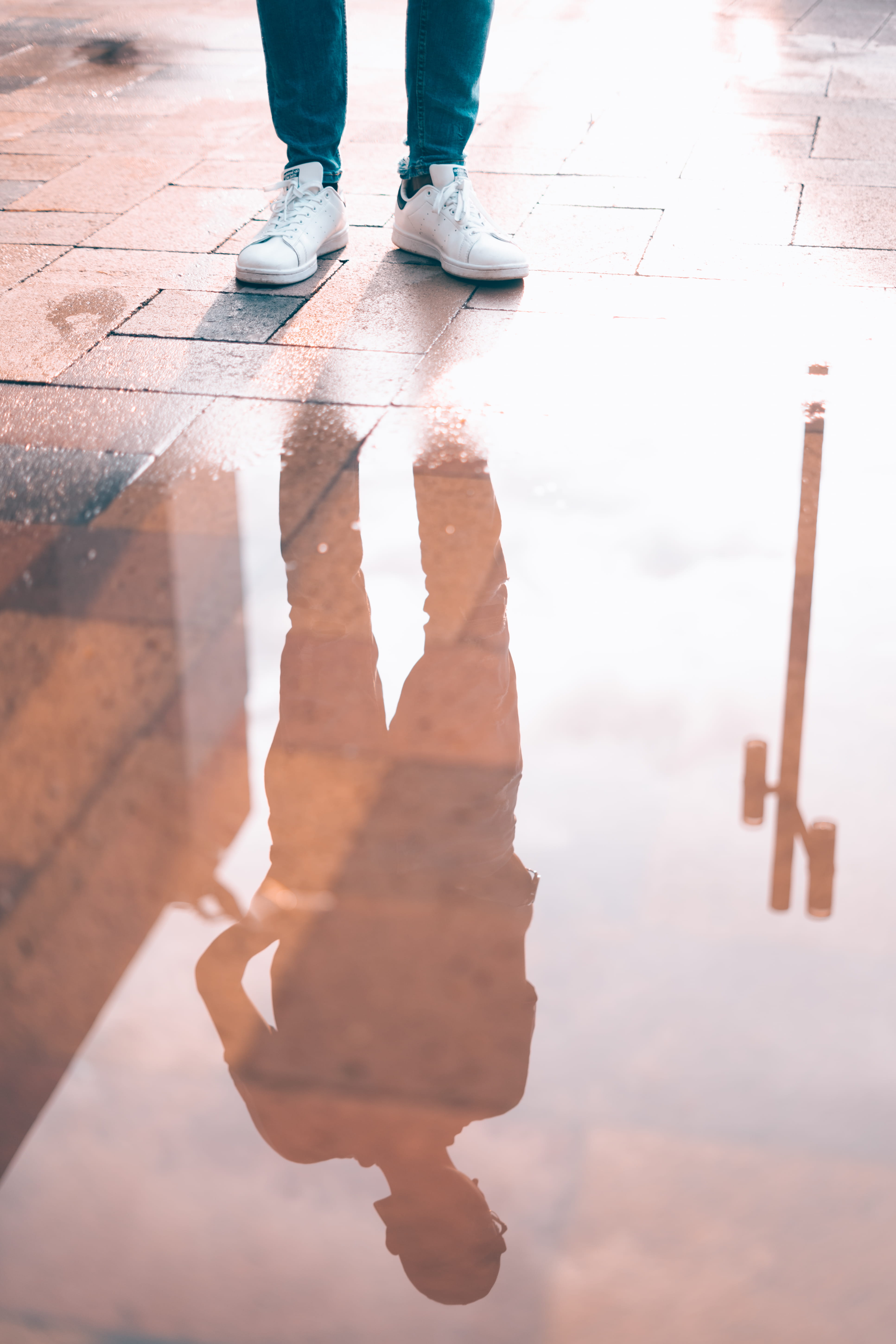 man, human leg, pair, leisure activity, unrecognizable person, blue, jeans, honduras, real people, reflection, standing, walking, pants, Phone HD Wallpaper