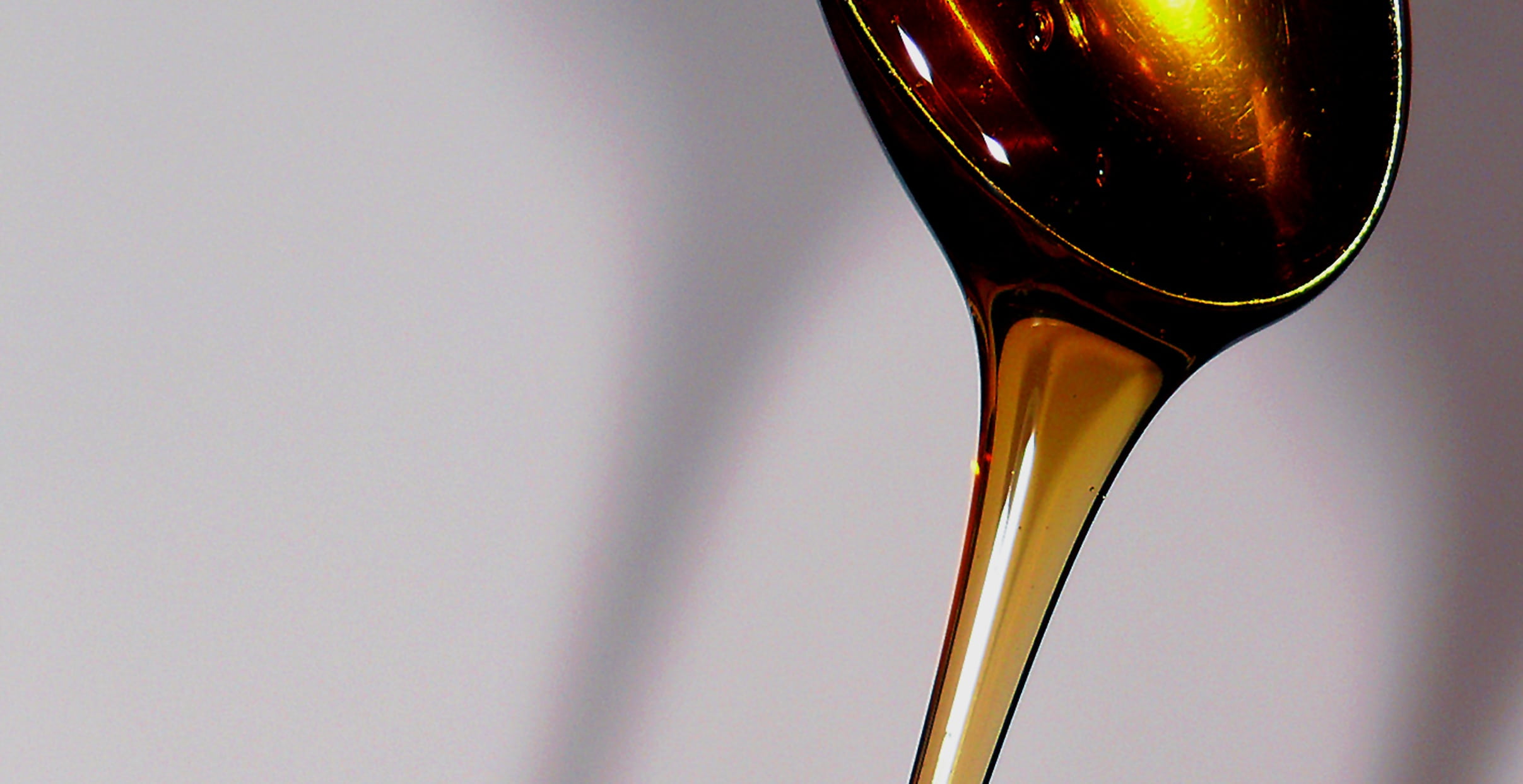 1080P, alcohol, studio shot, still life, glass, indoors, honey dipper, household equipment, wine, yellow, honey, honeyed, glass - material, shiny, white background, HD Wallpaper