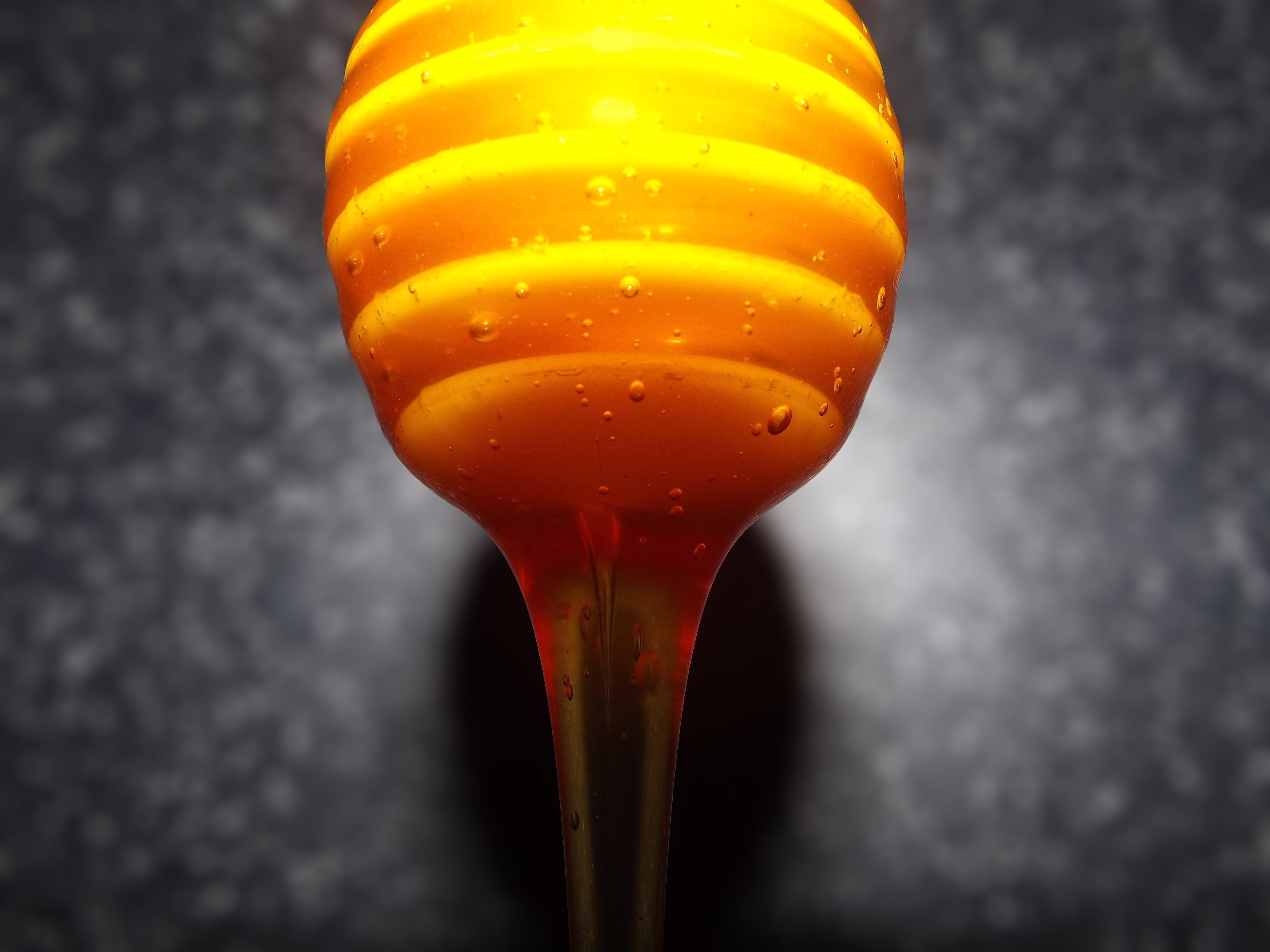 fluid flow, drip, bee, vegetable, still life, drink, sweet, ingredient, wellbeing, orange color, yellow, food and drink, flow, refreshment, gold, nectar, HD Wallpaper