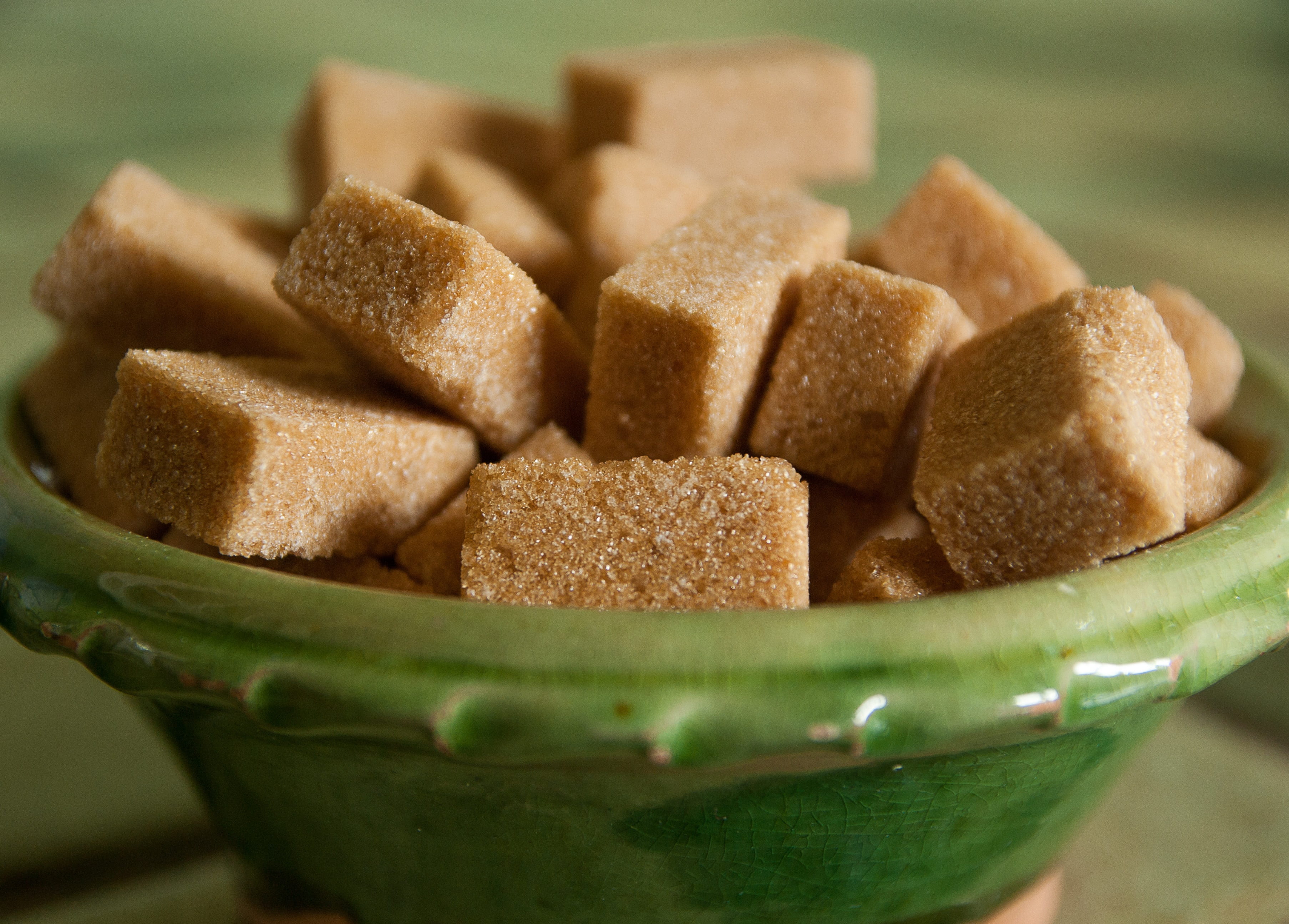 food, selective focus, sweet, close-up, sugar bowl, studio shot, food and drink, green, bowl, power, snack, baked, indoors, focus on foreground, indulgence, HD Wallpaper