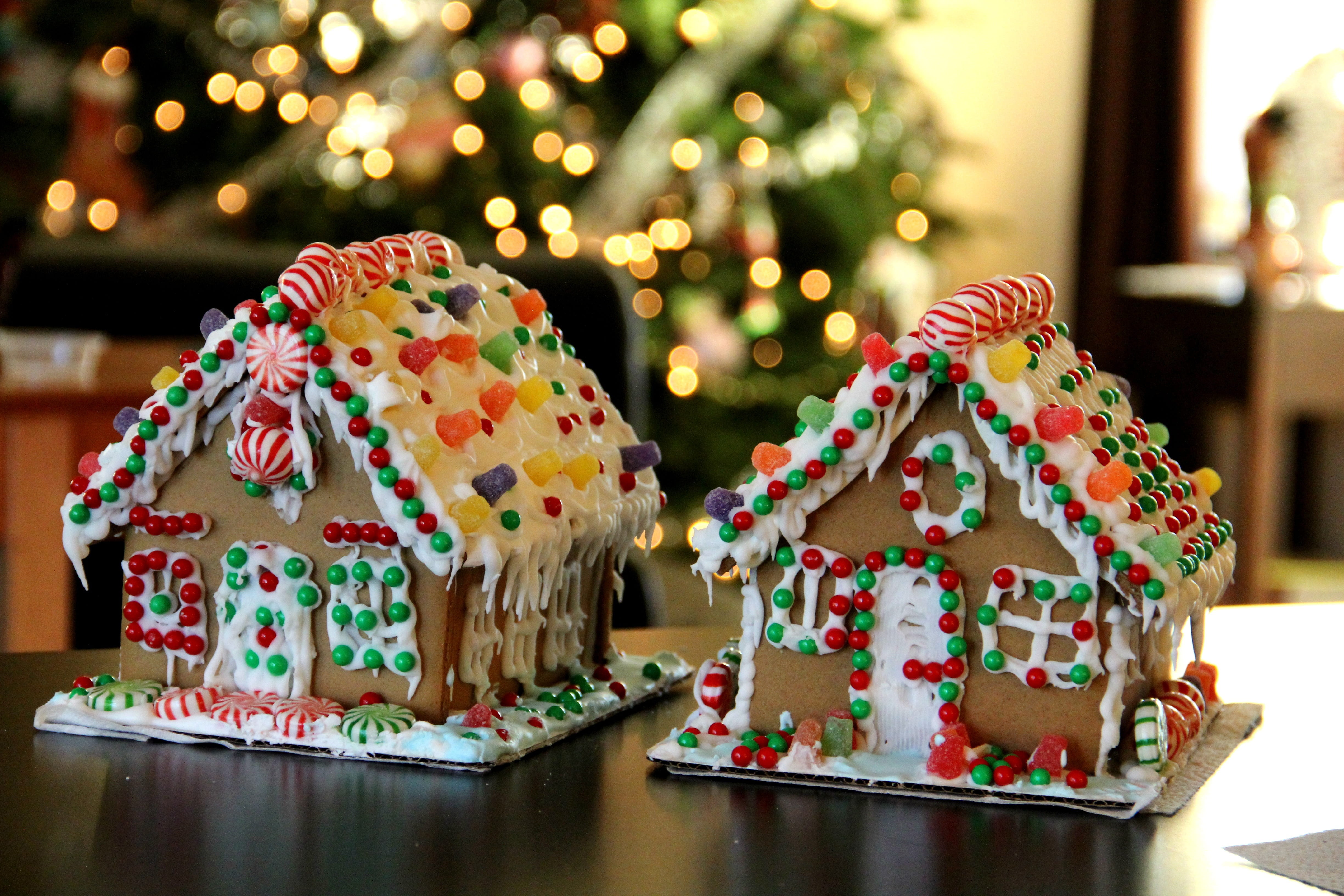 christmas, indoors, tree, x-mas, no people, 4K, holiday, focus on foreground, holiday - event, close-up, celebration, food, house, indulgence, christmas tree, HD Wallpaper