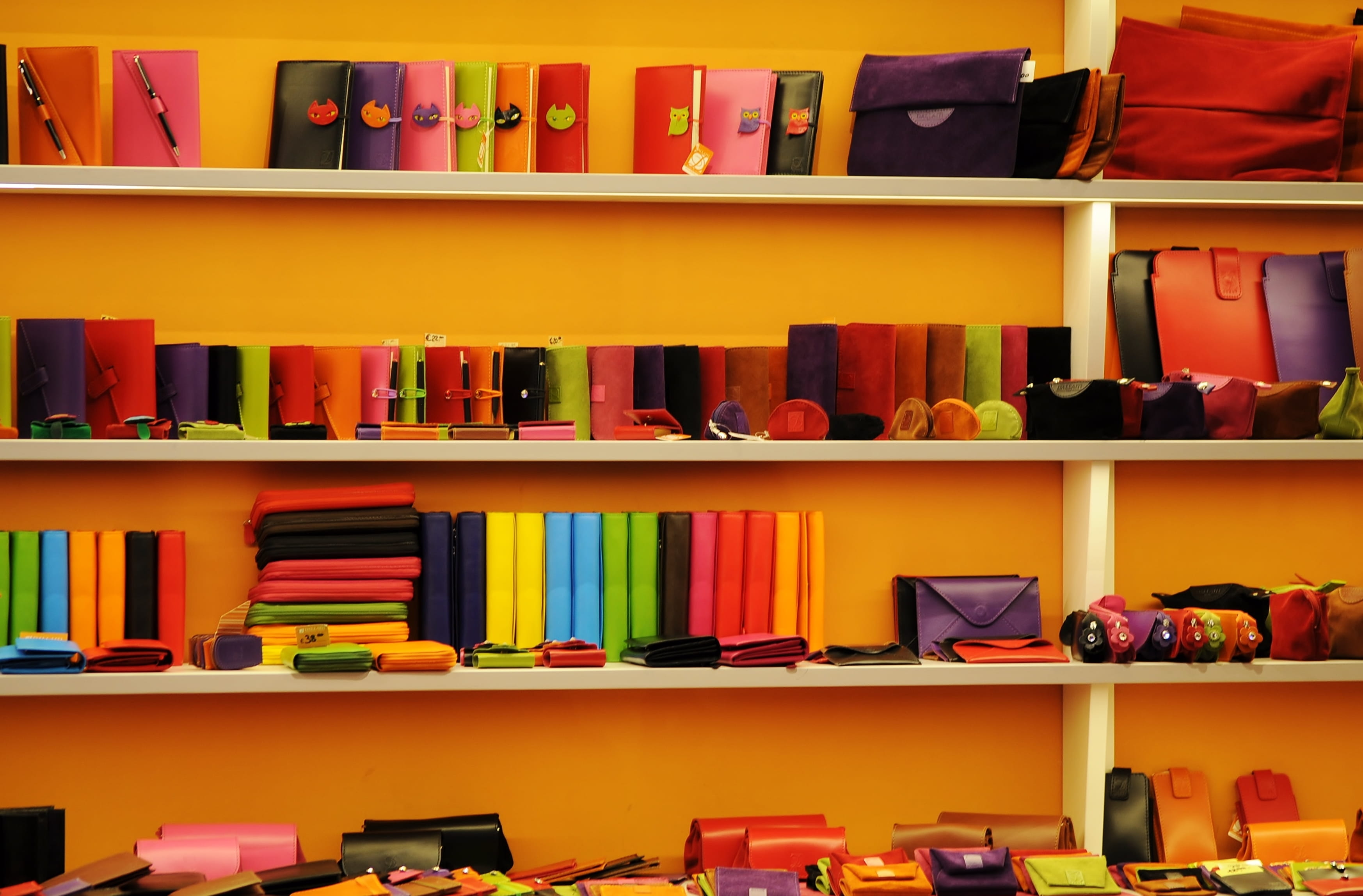 library, assorted, publication, colorful, for sale, bookshelf, large group of objects, bags, purses, no people, retail, order, still life, arrangement, HD Wallpaper