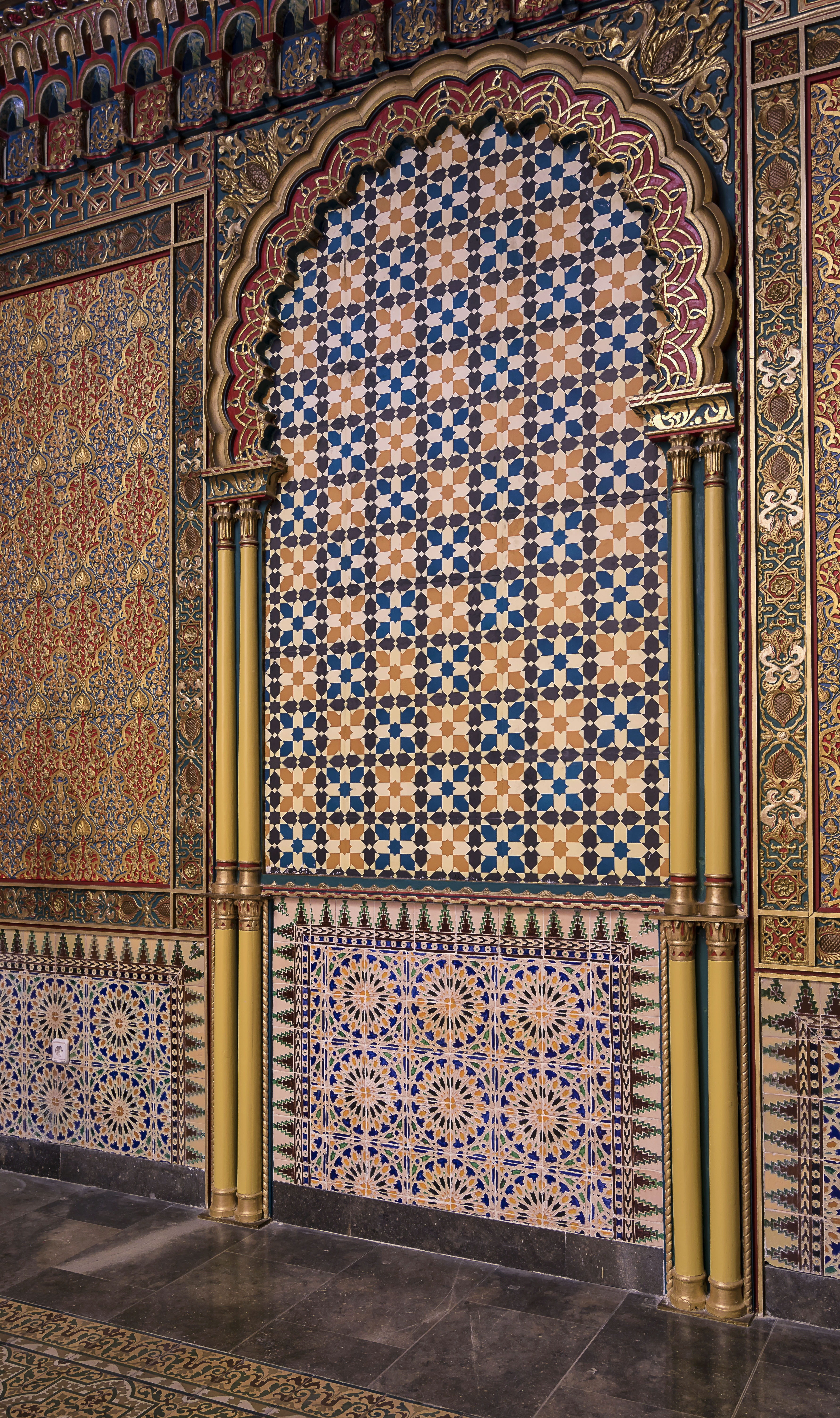 floral pattern, built structure, 5K, building, the past, decoration, closed, building exterior, ornate, safety, style arabesque, wall, history, old, entrance, Phone HD Wallpaper