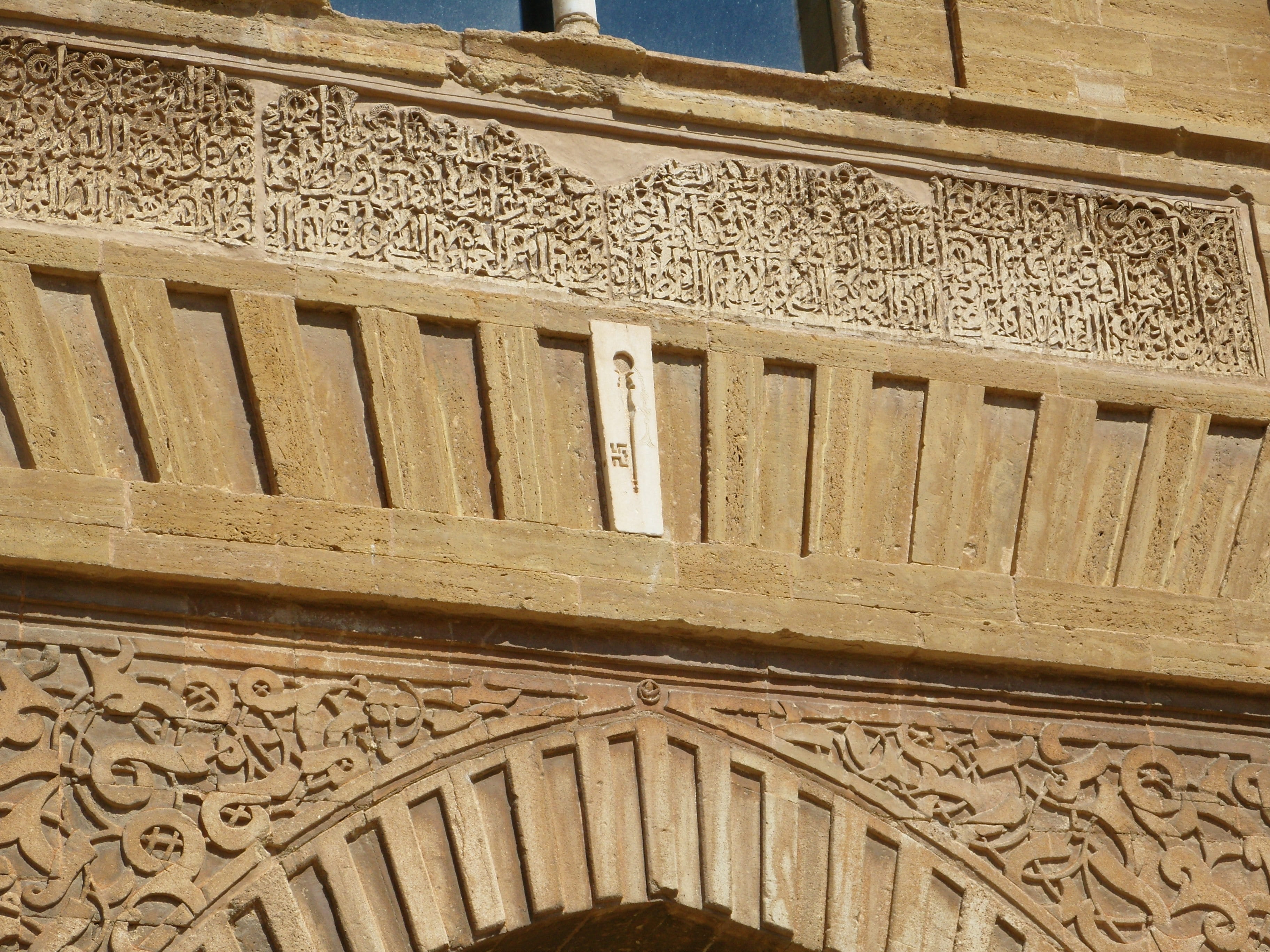 carving, the past, history, building exterior, Architecture, architecture and art, architectural column, low angle view, palace, 2K, art and craft, Wall, HD Wallpaper