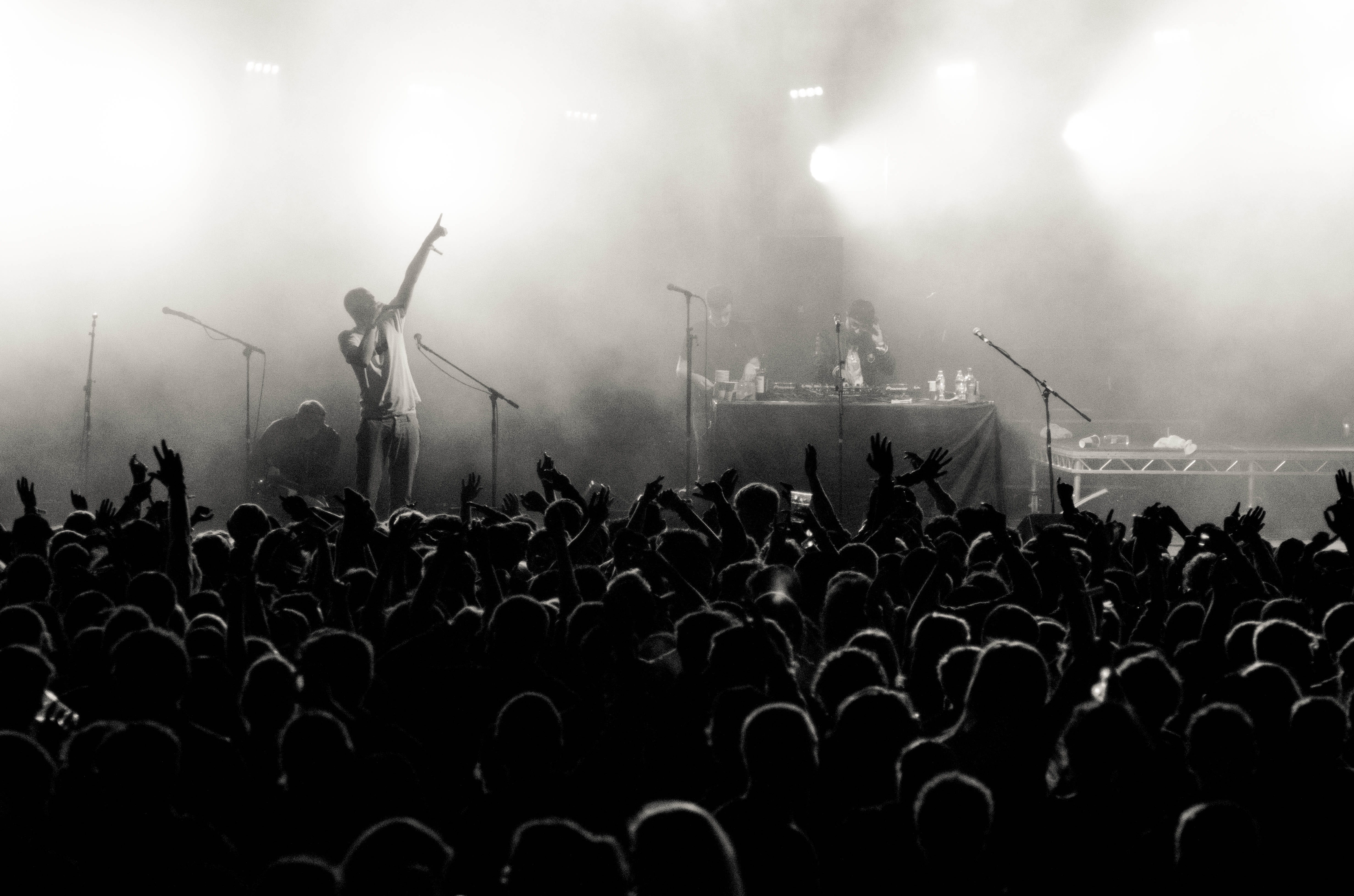 crowd, nightlife, 4K, spectator, man, stage light, youth culture, black and white, rock music, lighting equipment, audience, people, enjoyment, grayscale, HD Wallpaper
