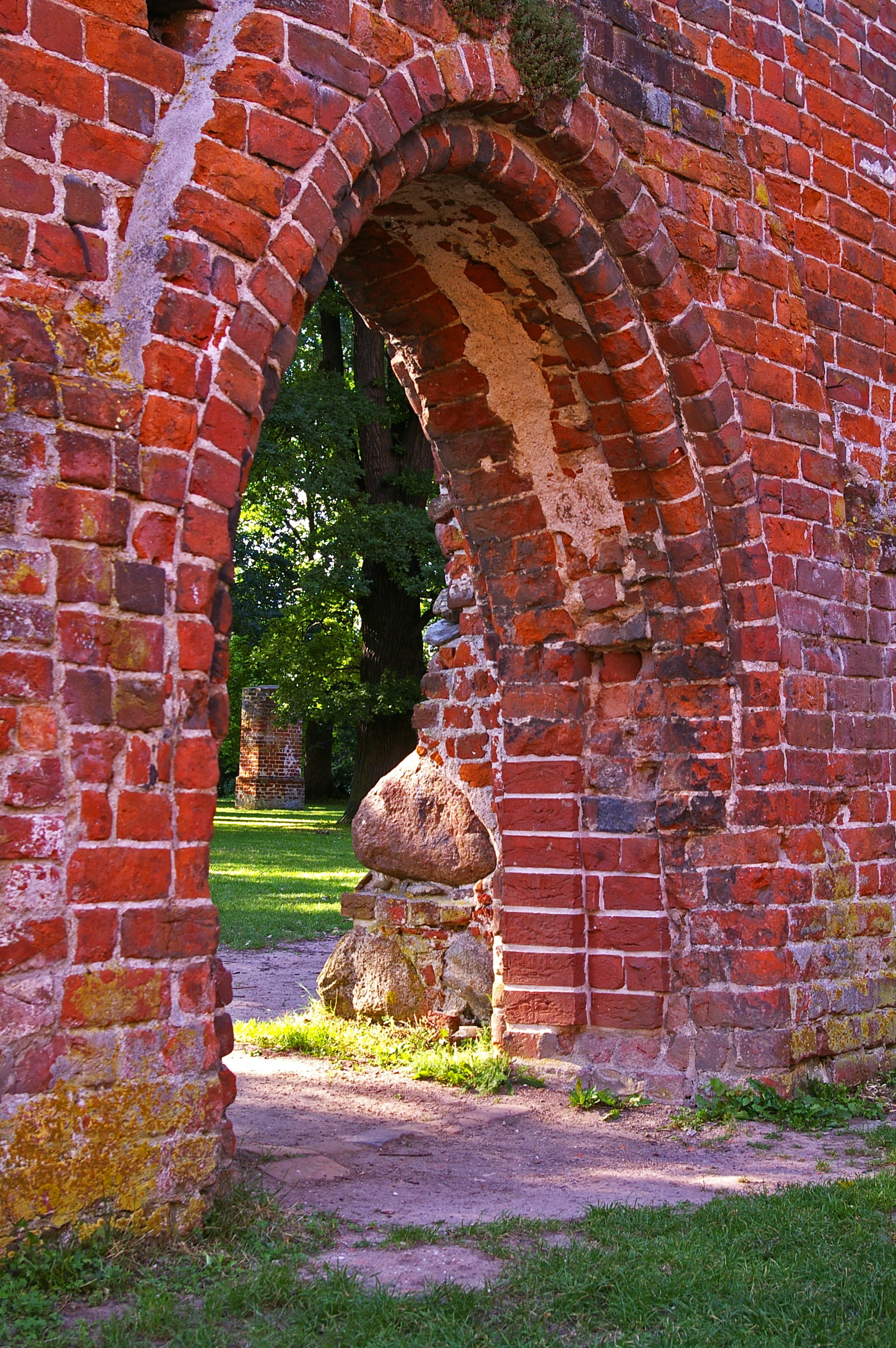 old ruin, plant, incidence of light, romantic, facade, eldena, mystical, background, outdoors, stone wall, ruined, wall, antique, red, construction art, Phone HD Wallpaper