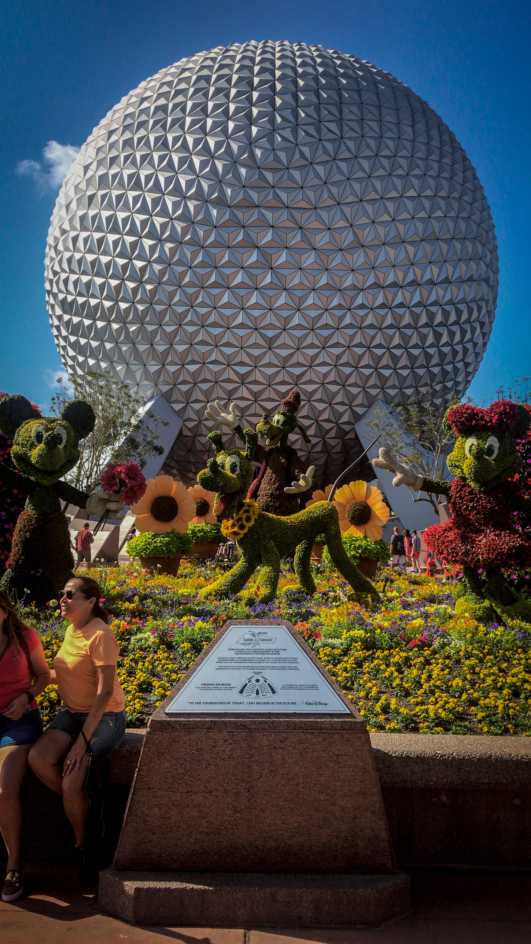 built structure, sky, belief, travel destinations, plant, representation, human representation, 2K, real people, disney, sculpture, dome, tourism, group of people, Phone HD Wallpaper