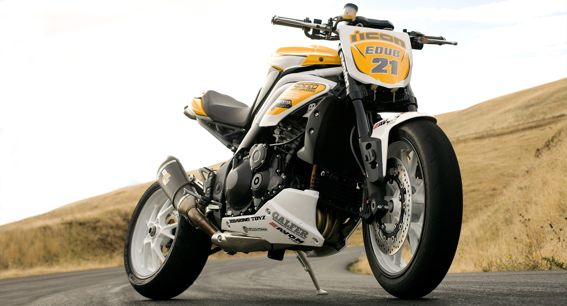 front angle view, motorcycle, 720P, speed triple, icon, Triumph, HD Wallpaper