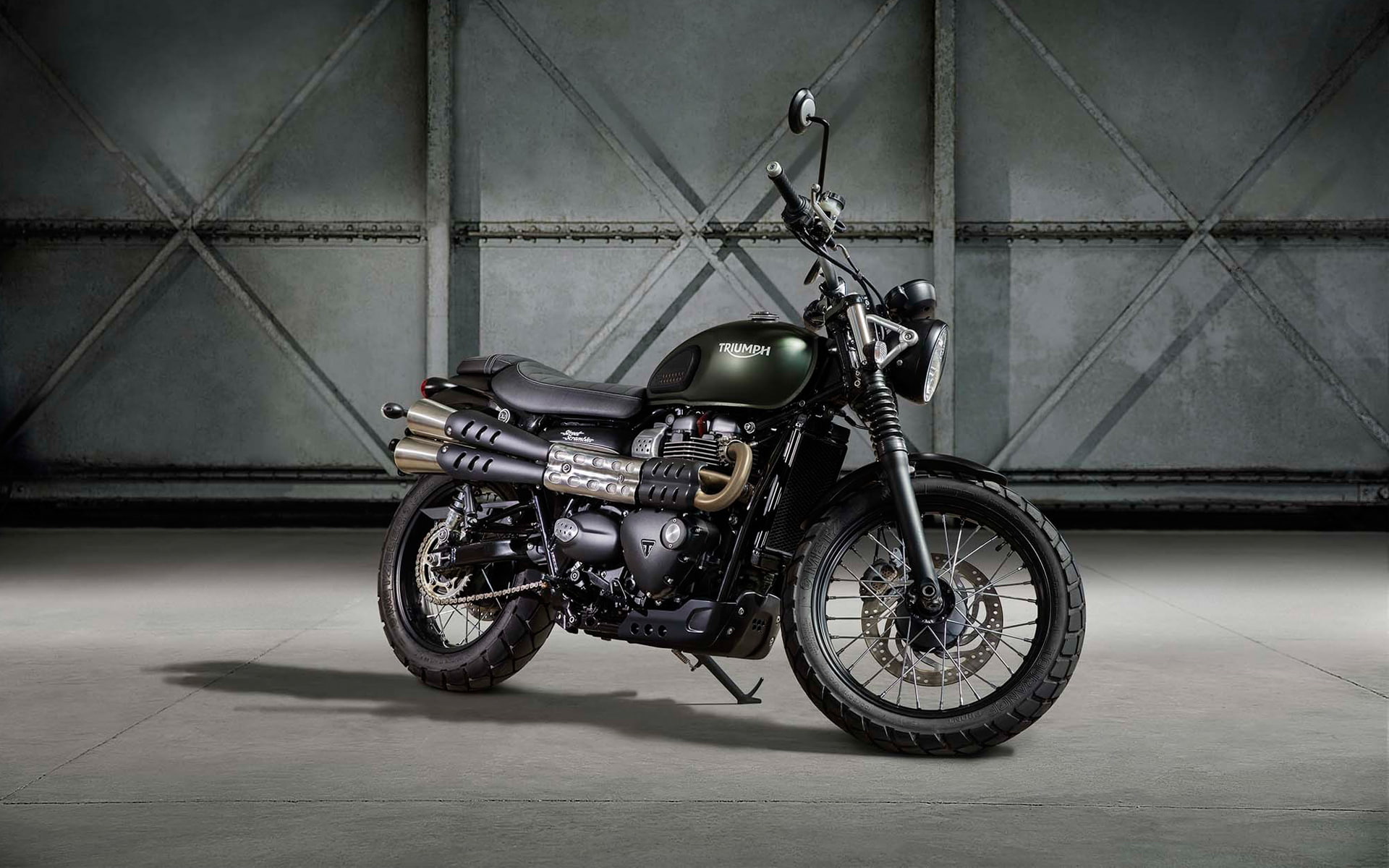 land vehicle, city, side view, metal, single object, retro styled, mode of transportation, indoors, Street, travel, no people, day, architecture, Triumph, HD Wallpaper