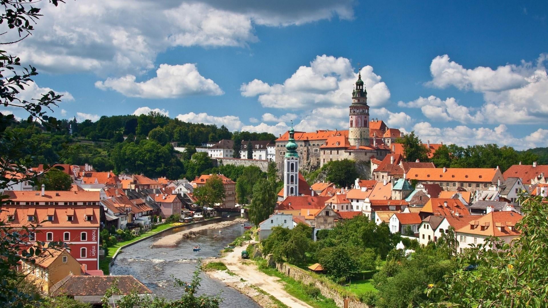 home, town, 1080P, outdoors, medieval, sky, place of worship, cityscape, building, the past, religion, no people, city, plant, cesky krumlov, view, trees, HD Wallpaper