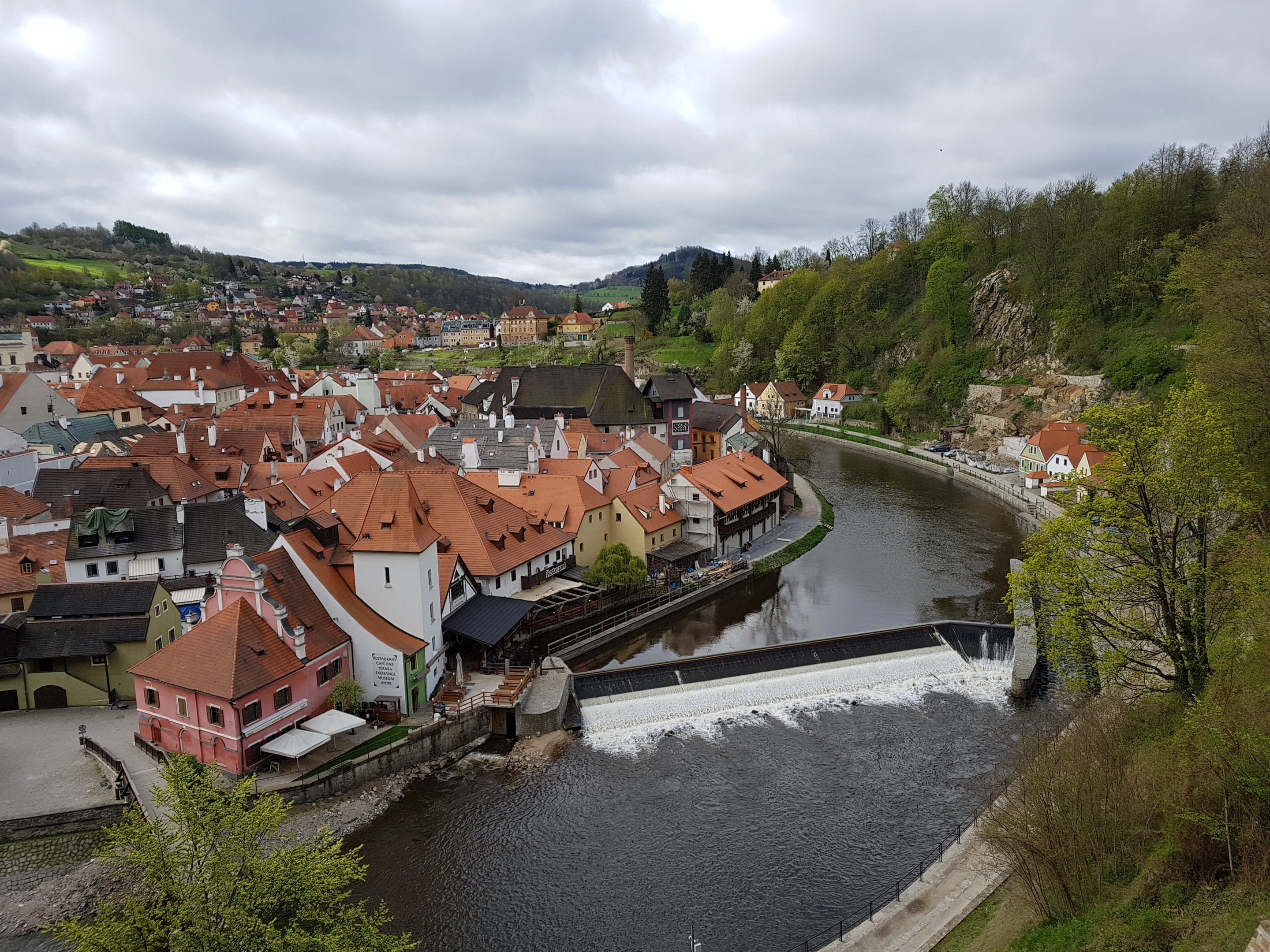 cloud - sky, český krumlov, building, sky, world heritage sites, cesky krumlov, architecture, water, residential district, eastern europe, river, wood, HD Wallpaper