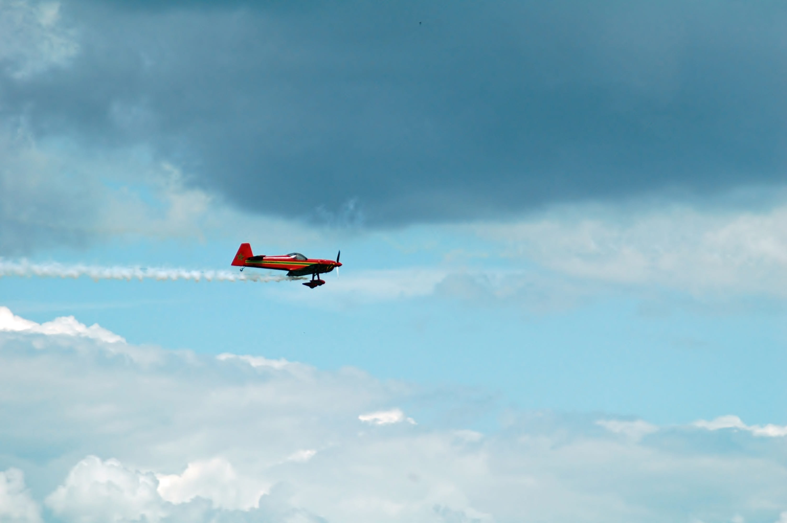 small, on the move, outdoors, no people, flight, transportation, flying, sky, airshow, low angle view, mode of transportation, red, air vehicle, plane, HD Wallpaper