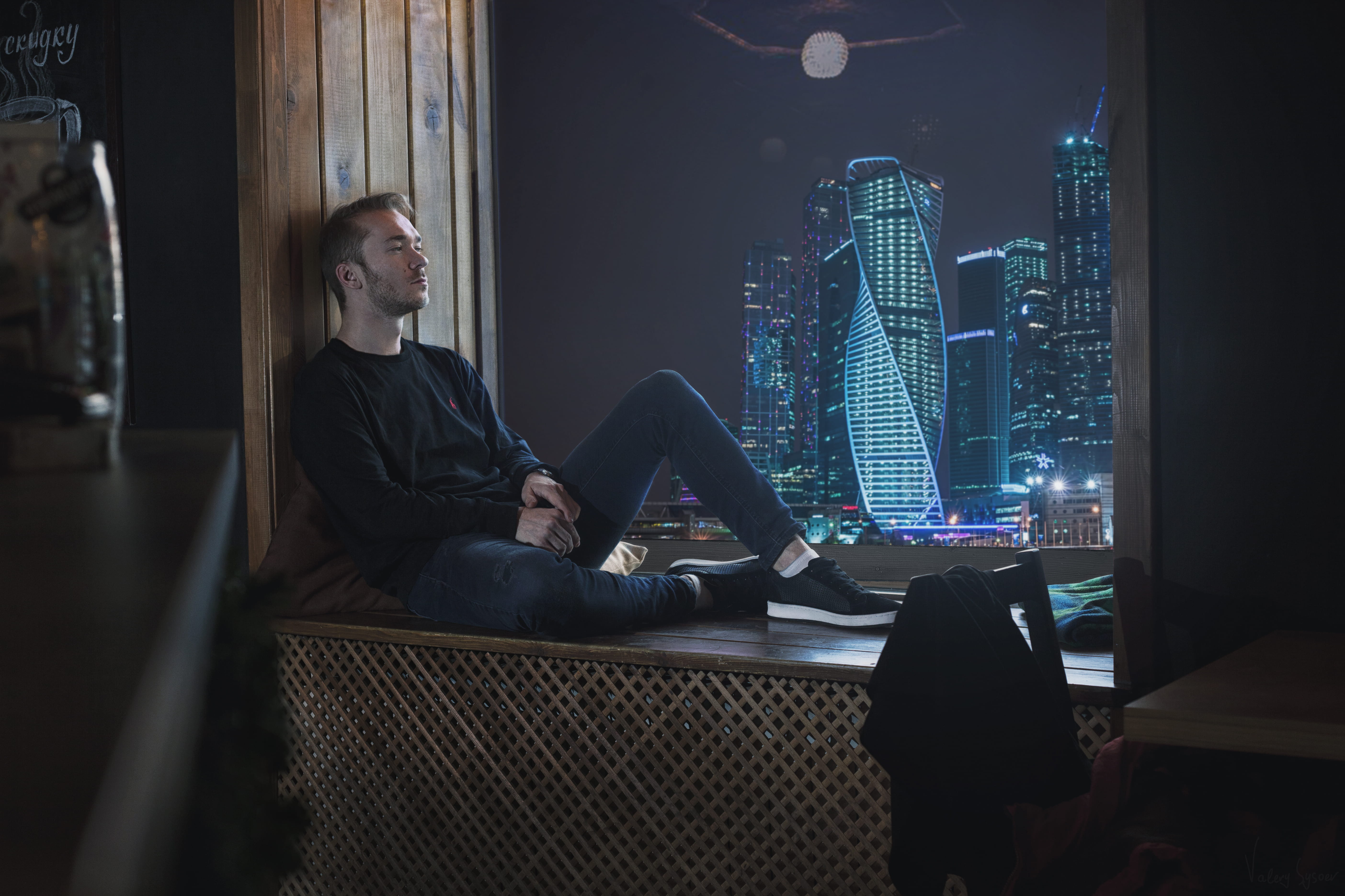 relaxation, neck, sat, relax, urban, people, night, shirt, male, architecture, blue, sleeved, interior design, style, long, man, furniture, casual clothing, HD Wallpaper