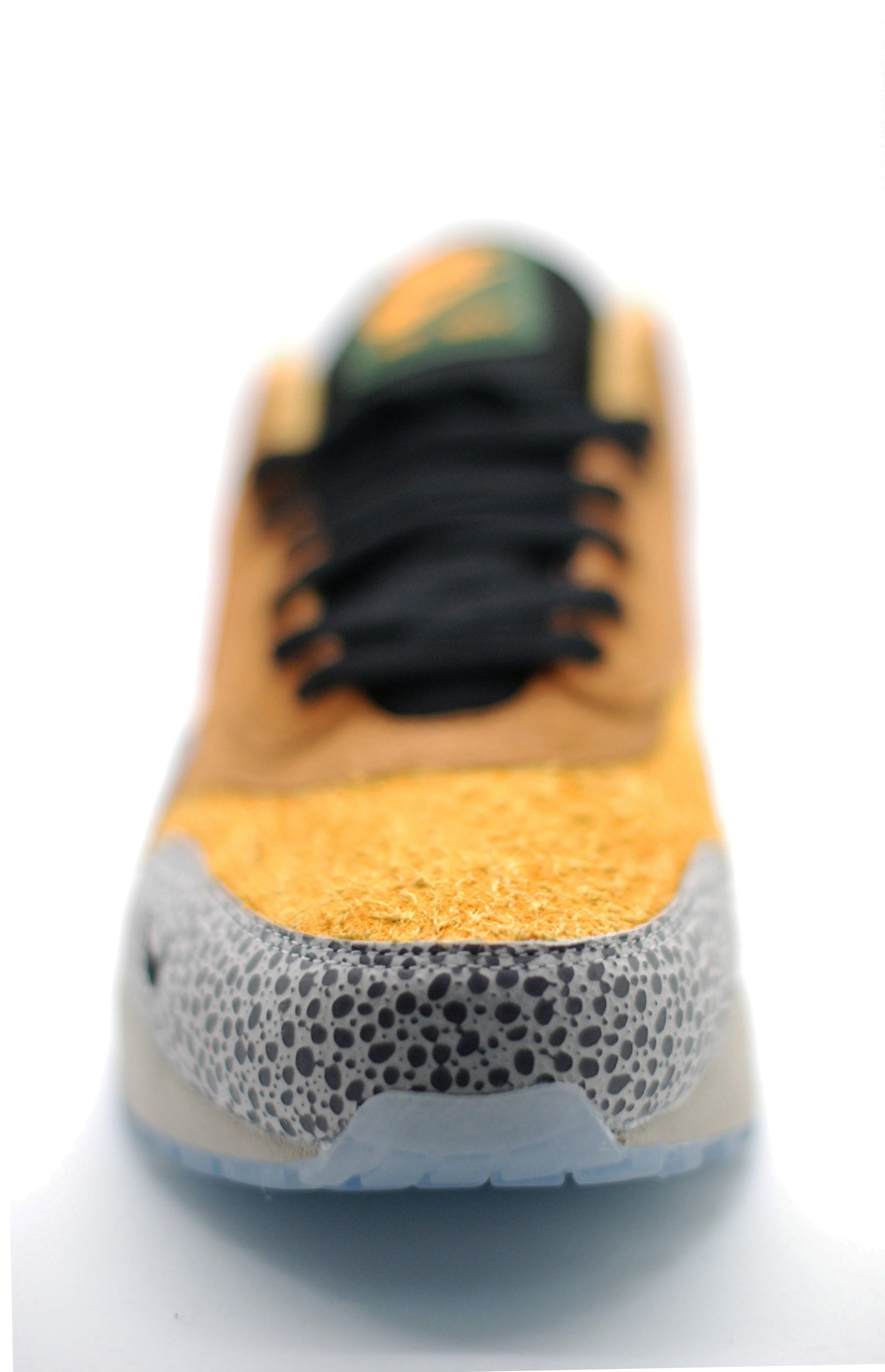 airmax 1 safaro, fashion, atmos airmax, nike, music, am 1, 4K, single object, bokeh, nike am, no people, airmax one, airmax safari, sneaker, atmos nike airmax, Phone HD Wallpaper