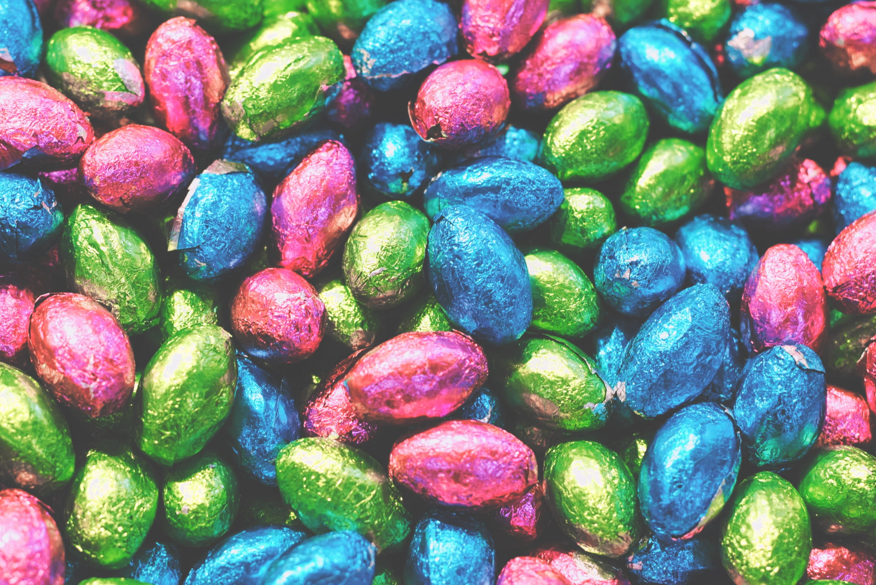 close-up, pile, no people, choice, confectionery, easter, crystal, freshness, candies, temptation, bright, green color, 2K, texture, abundance, treats, HD Wallpaper