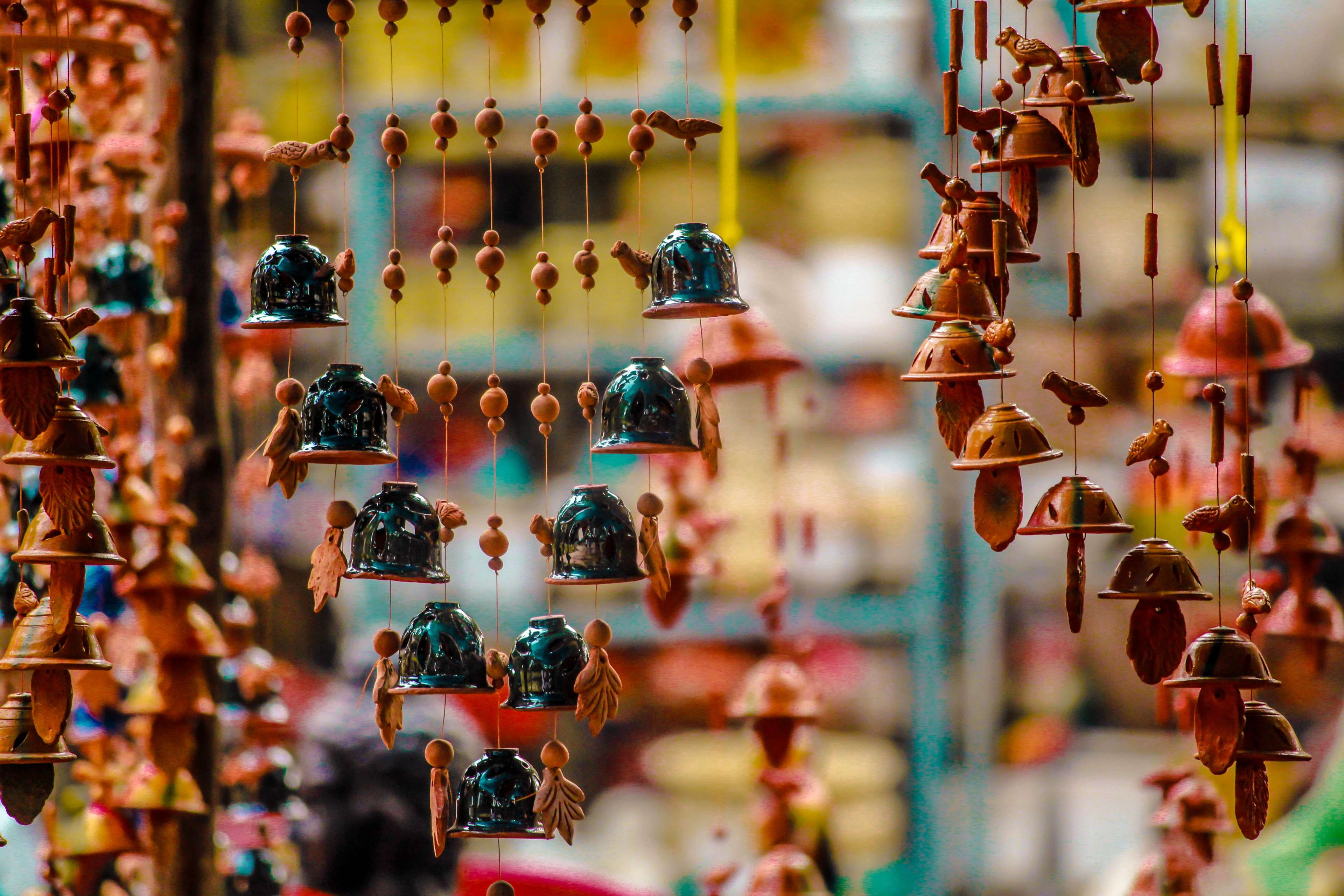 4K, buy, sale, abundance, city, selective focus, no people, sell, backgrounds, variation, ceramic, order, carvings, bazaar, blur, deal, retail display, HD Wallpaper