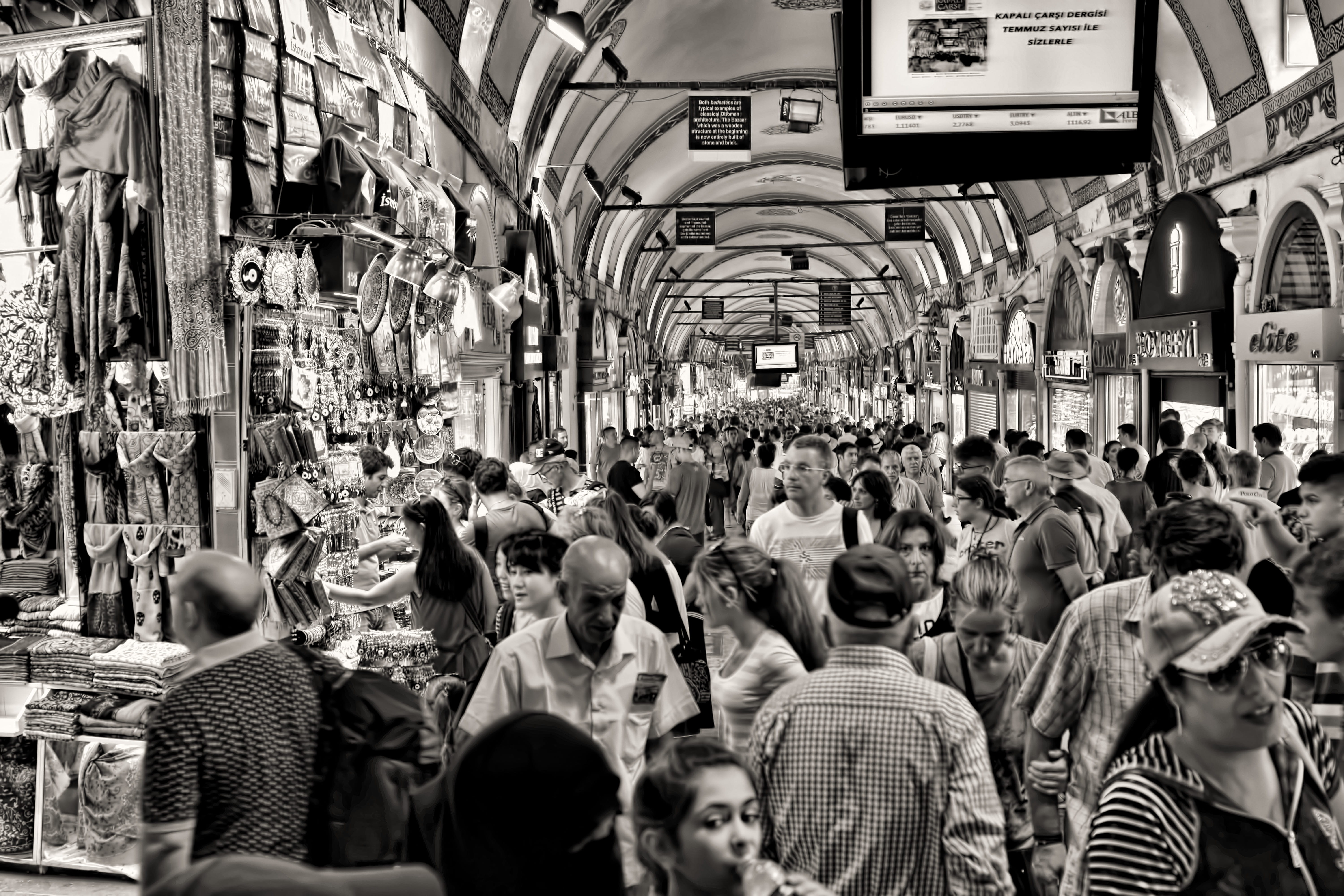 urban, stocks, people, consumerism, large group of people, commerce, 5K, market, shopping, wear, built structure, architecture, crowd, women, leisure activity, HD Wallpaper