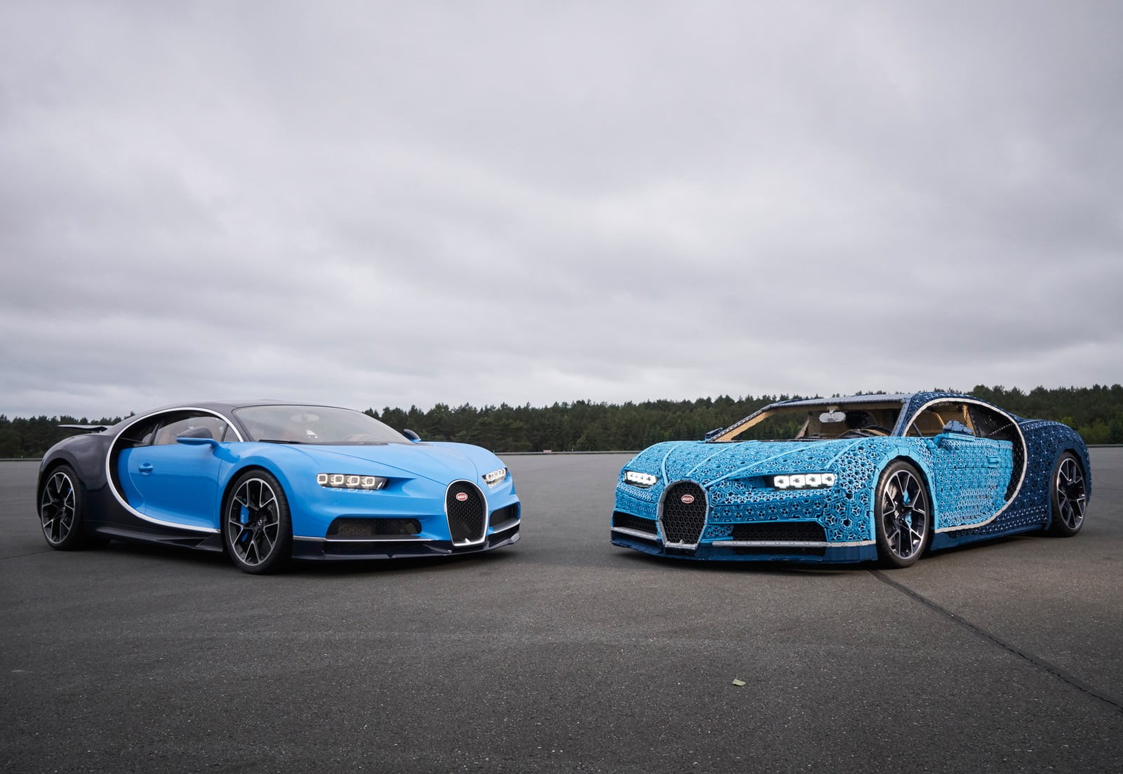 outdoors, mode of transportation, no people, racecar, 720P, bugatti, convertible, road, land vehicle, transportation, cloud - sky, wealth, wheel, sky, HD Wallpaper
