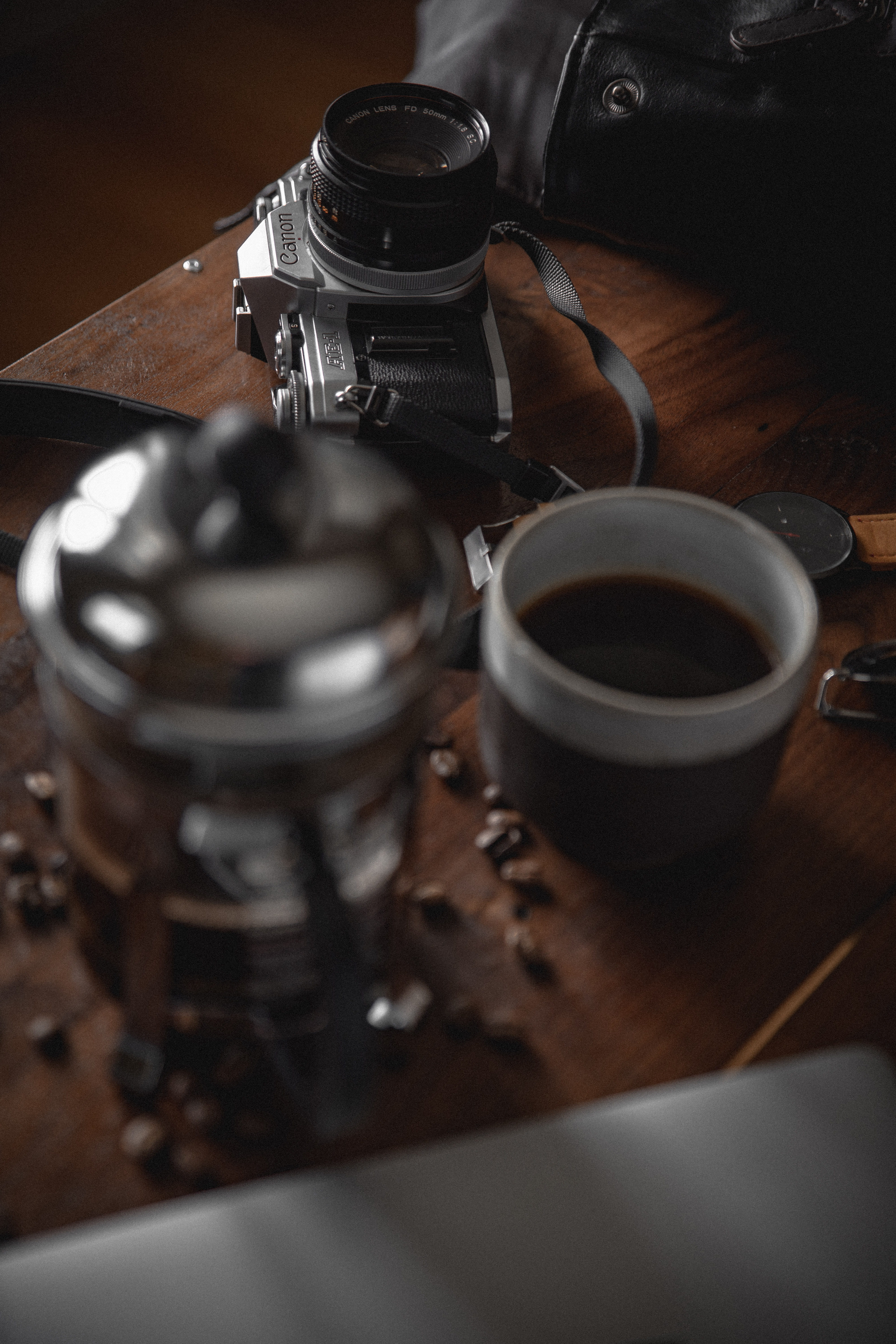 drink, wood, crockery, communication, coffee cup, silver, tea, French Press, high angle view, close-up, photography themes, table, technology, black, white, Phone HD Wallpaper